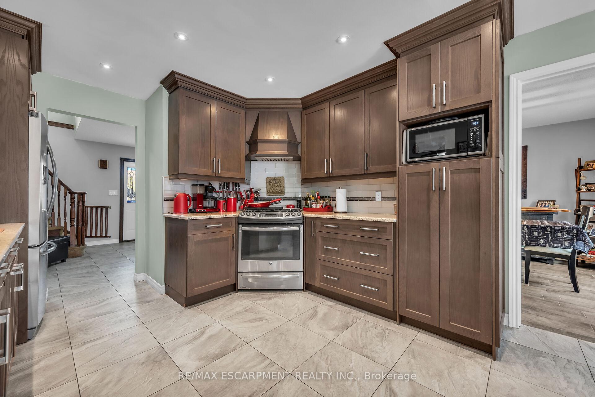 Photo 5 of 113 Valera Drive, Hamilton, Stoney Creek — HOMEH