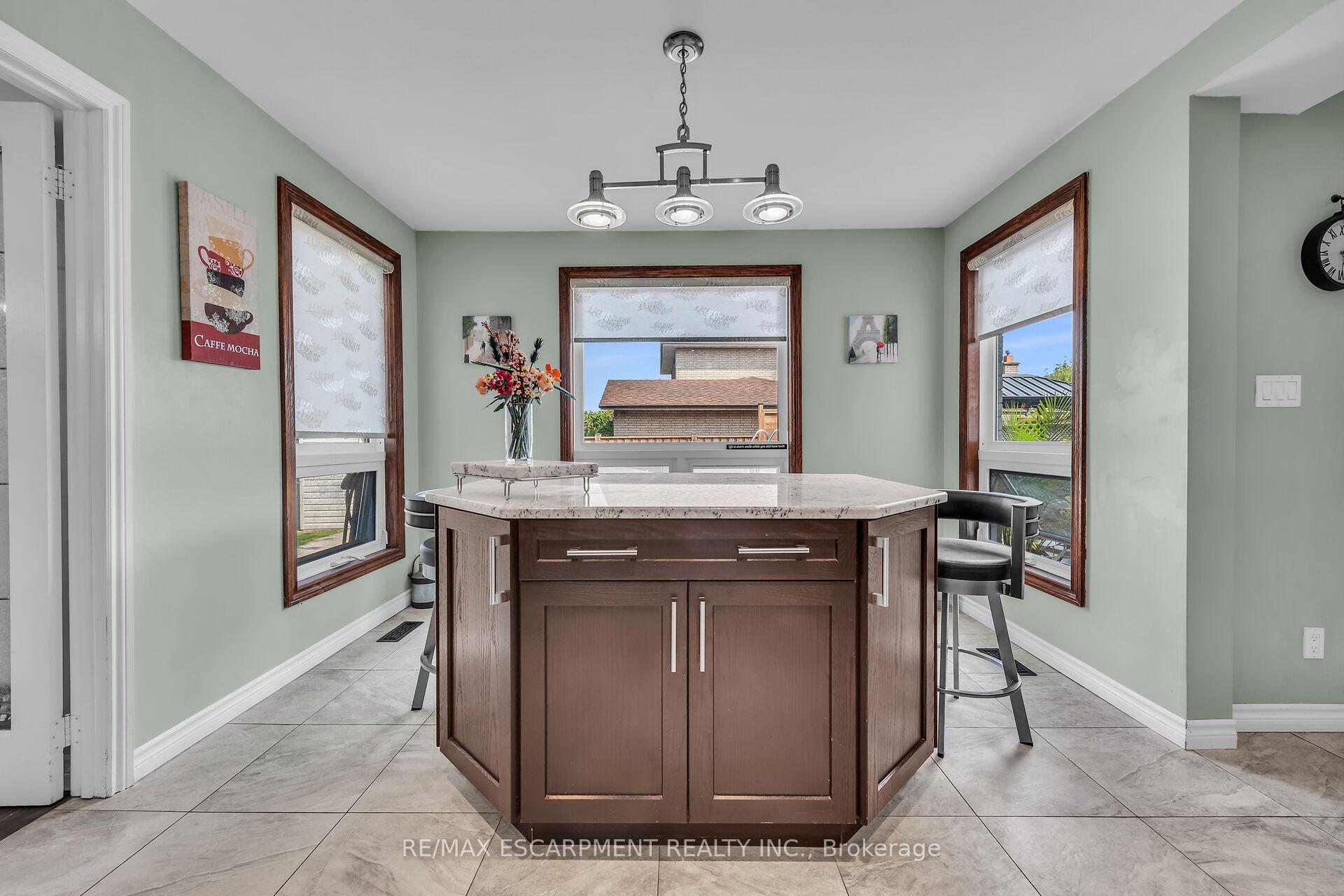 Photo 13 of 113 Valera Drive, Hamilton, Stoney Creek — HOMEH