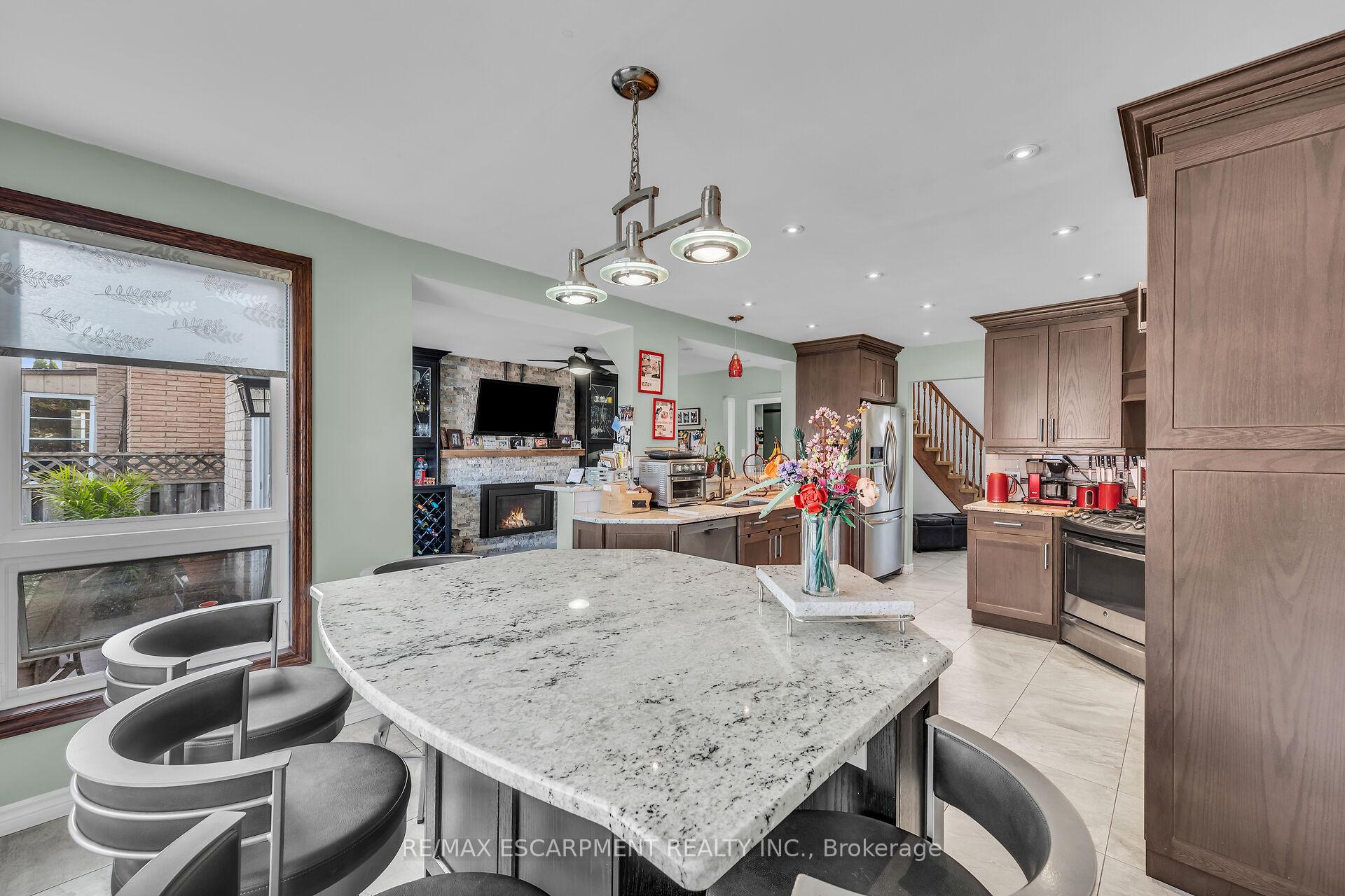 Photo 12 of 113 Valera Drive, Hamilton, Stoney Creek — HOMEH