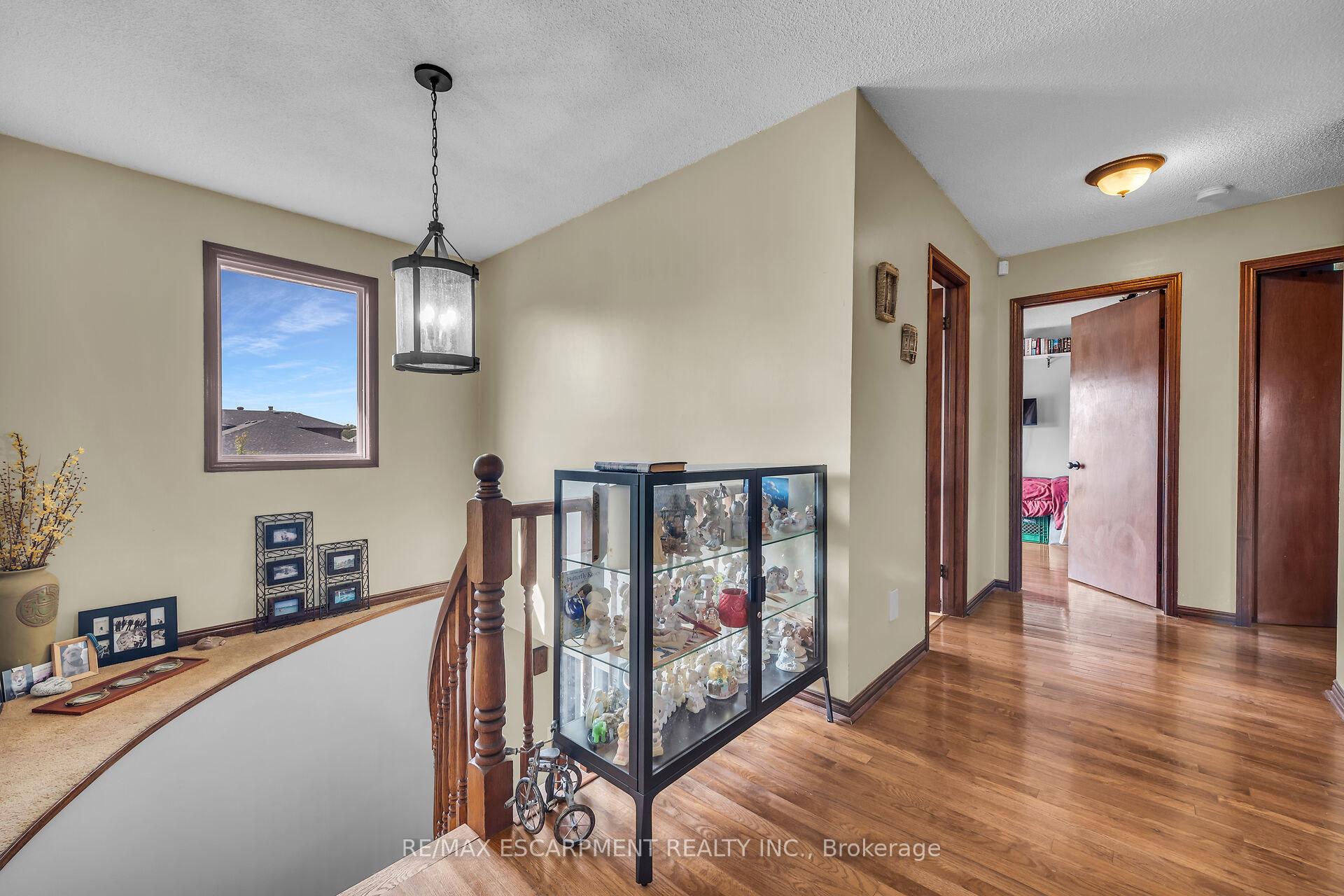 Photo 23 of 113 Valera Drive, Hamilton, Stoney Creek — HOMEH