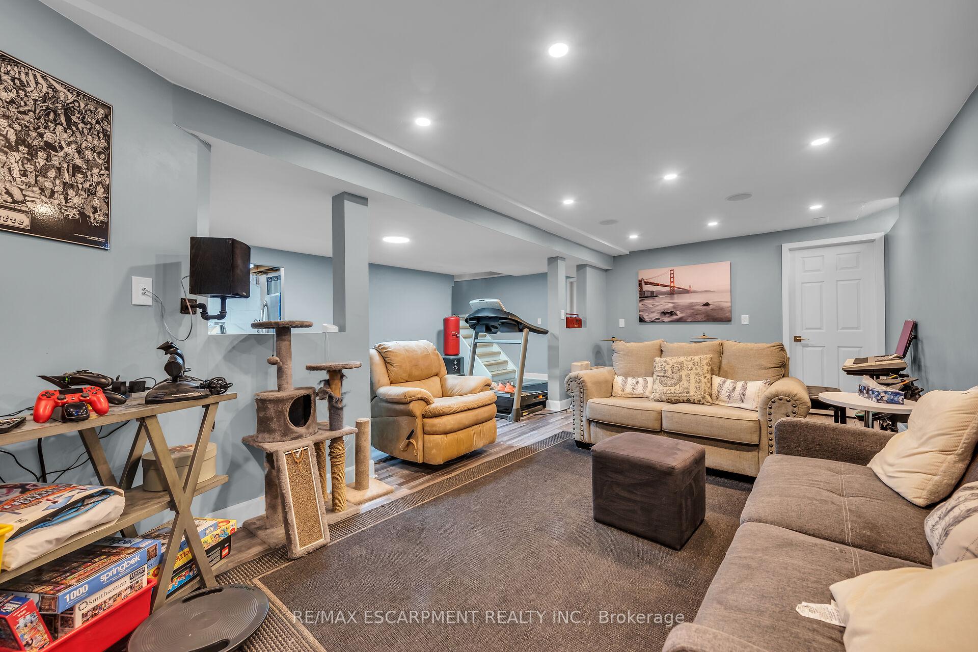 Photo 35 of 113 Valera Drive, Hamilton, Stoney Creek — HOMEH
