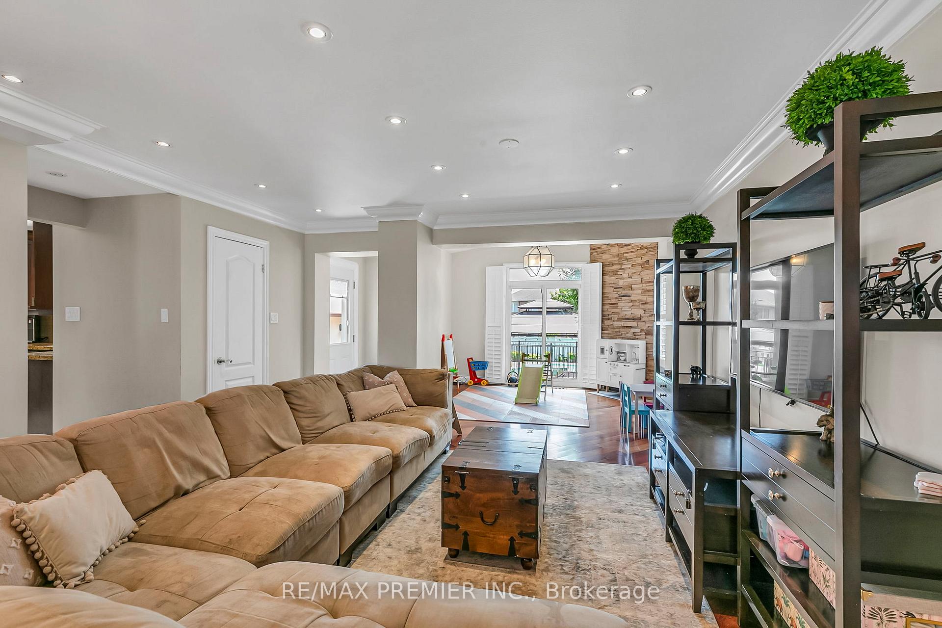 Photo 10 of 71 Hawman Avenue, Vaughan, Vaughan Grove — HOMEH