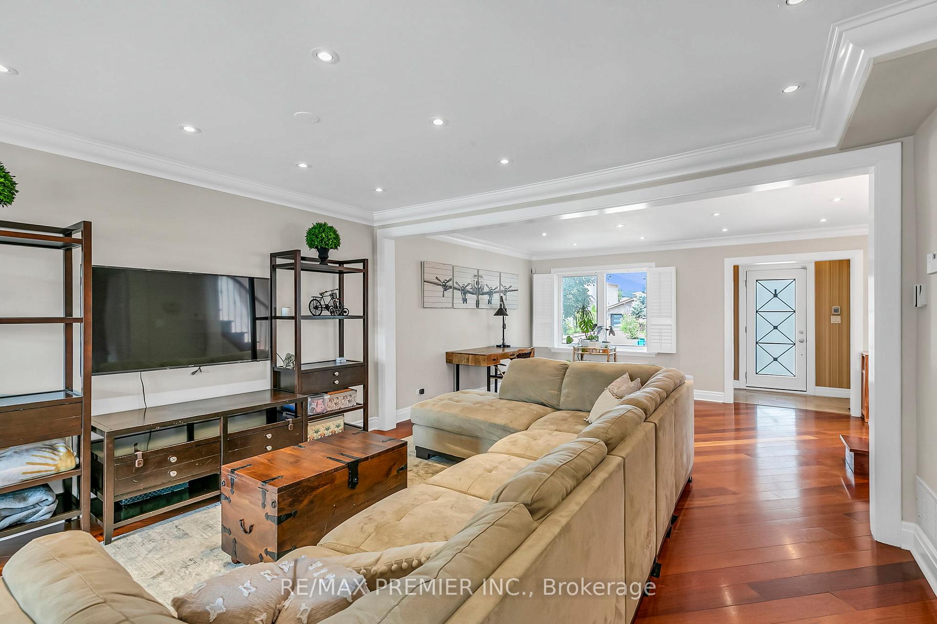 Photo 9 of 71 Hawman Avenue, Vaughan, Vaughan Grove — HOMEH