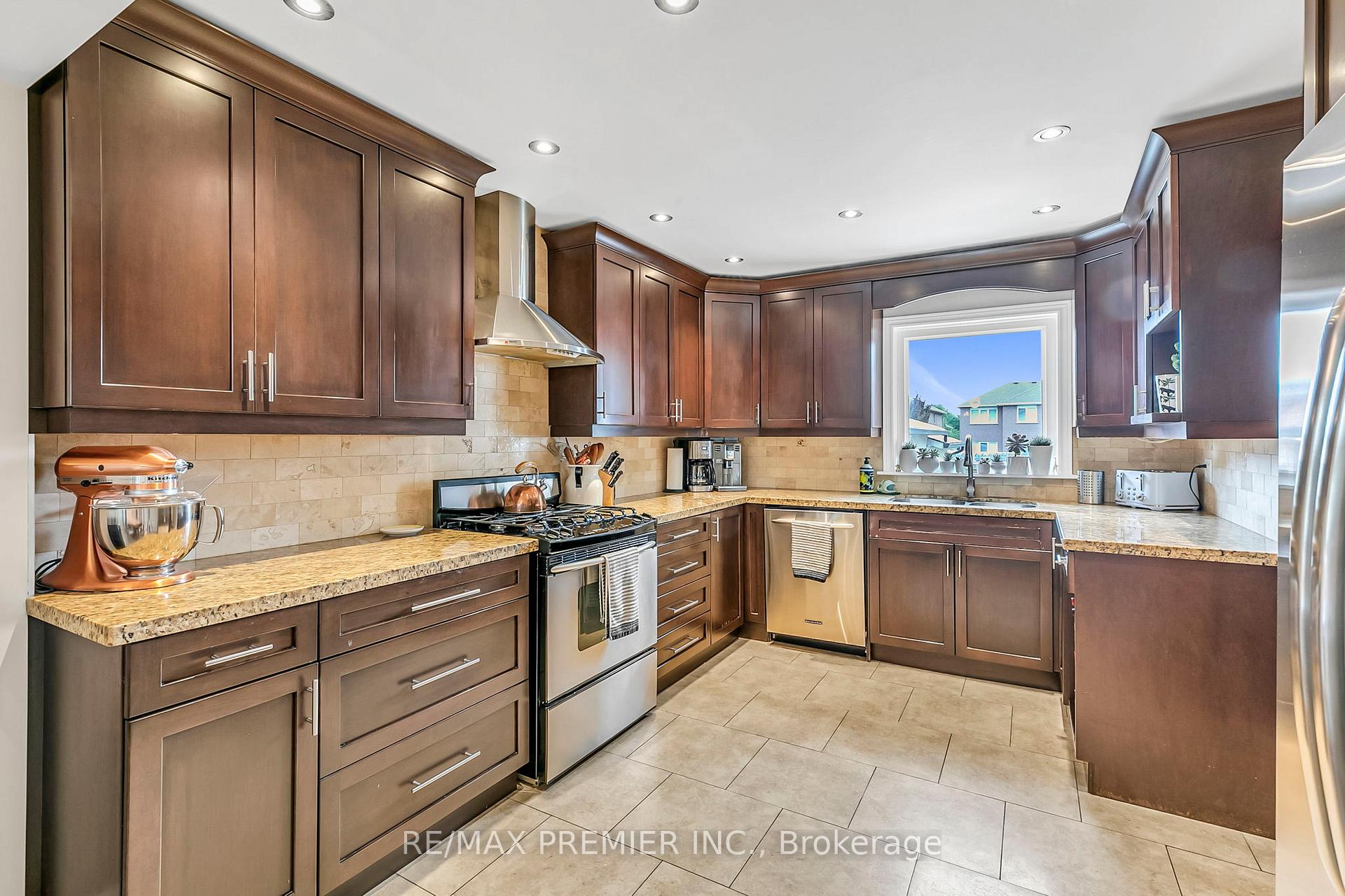 Photo 15 of 71 Hawman Avenue, Vaughan, Vaughan Grove — HOMEH