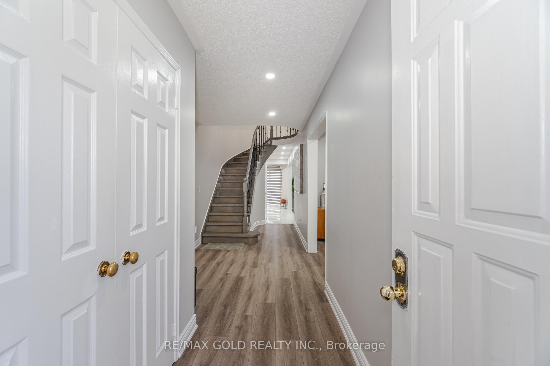 Photo 2 of 54 Novella Place, Brampton, Westgate — HOMEH