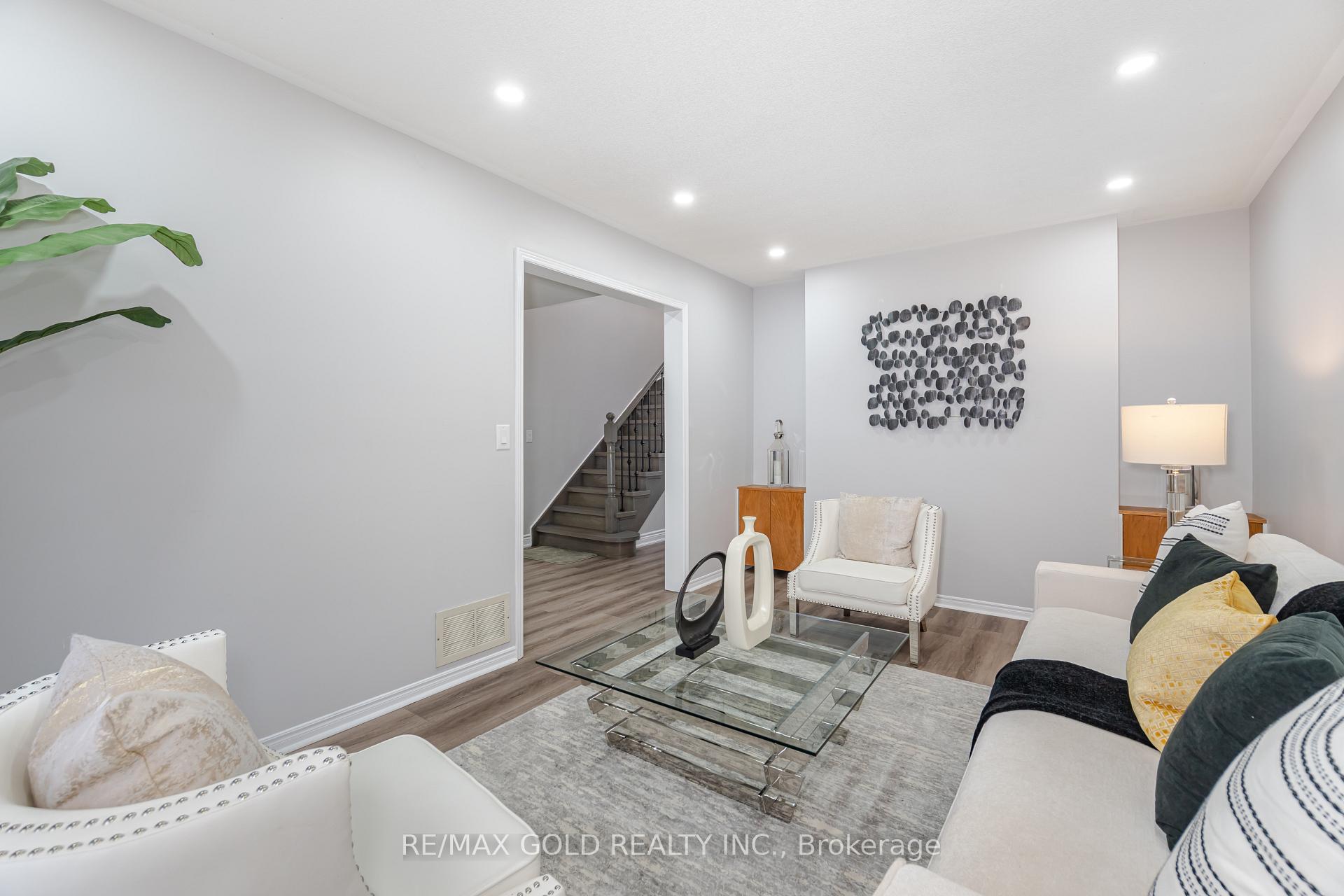 Photo 5 of 54 Novella Place, Brampton, Westgate — HOMEH