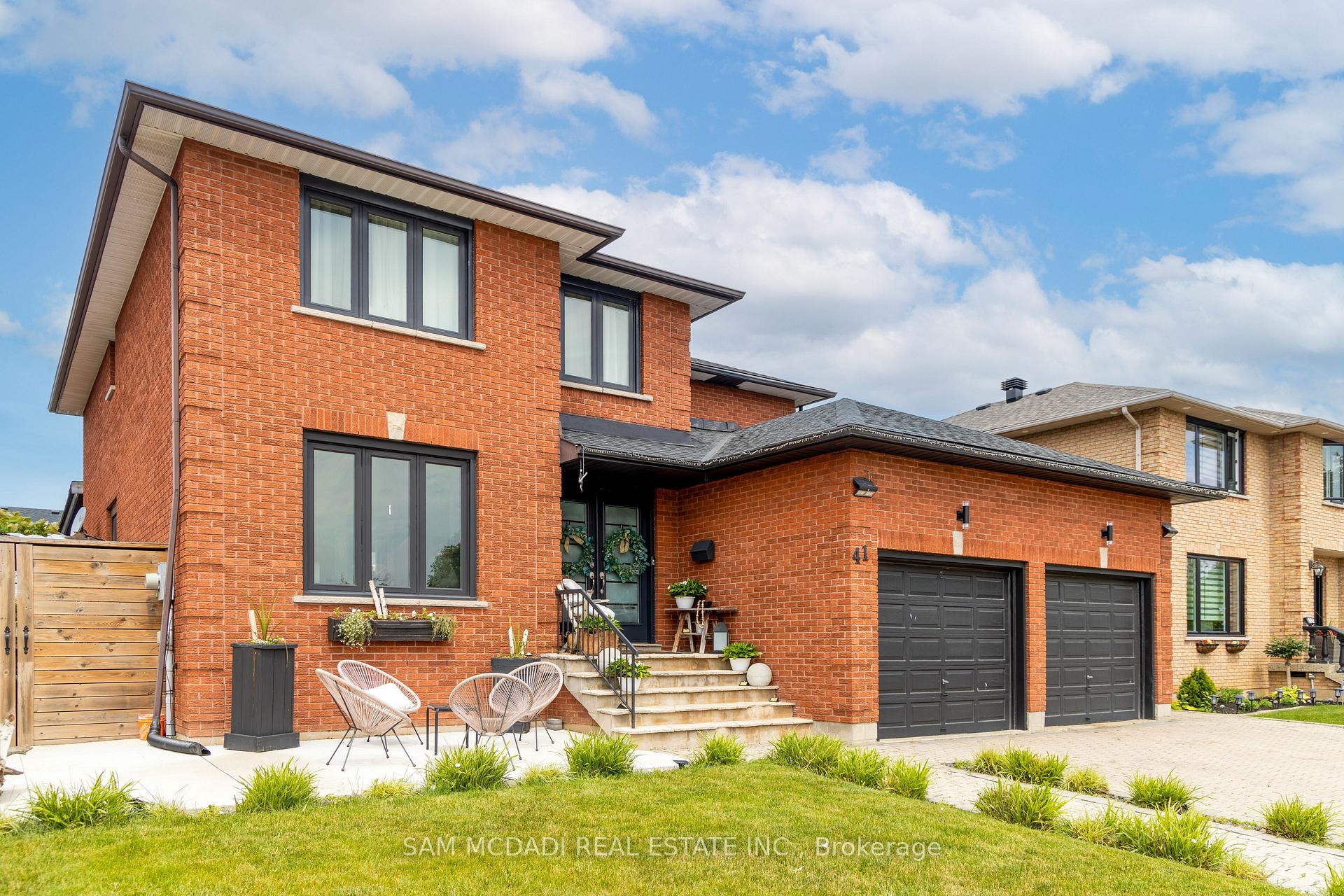 Photo 1 of 41 Regalview Drive, Hamilton, Stoney Creek — HOMEH