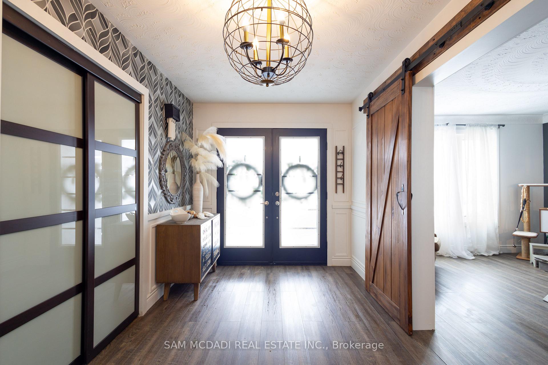 Photo 3 of 41 Regalview Drive, Hamilton, Stoney Creek — HOMEH