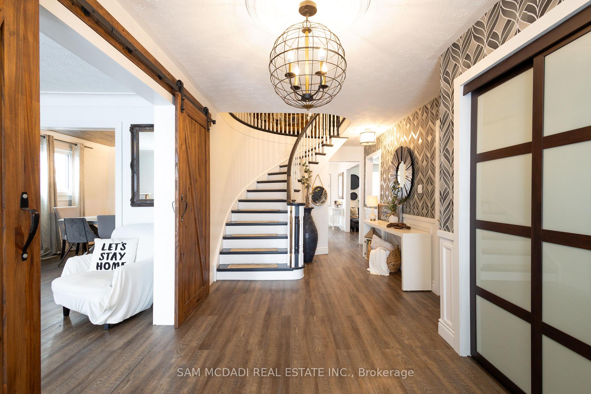 Photo 13 of 41 Regalview Drive, Hamilton, Stoney Creek — HOMEH
