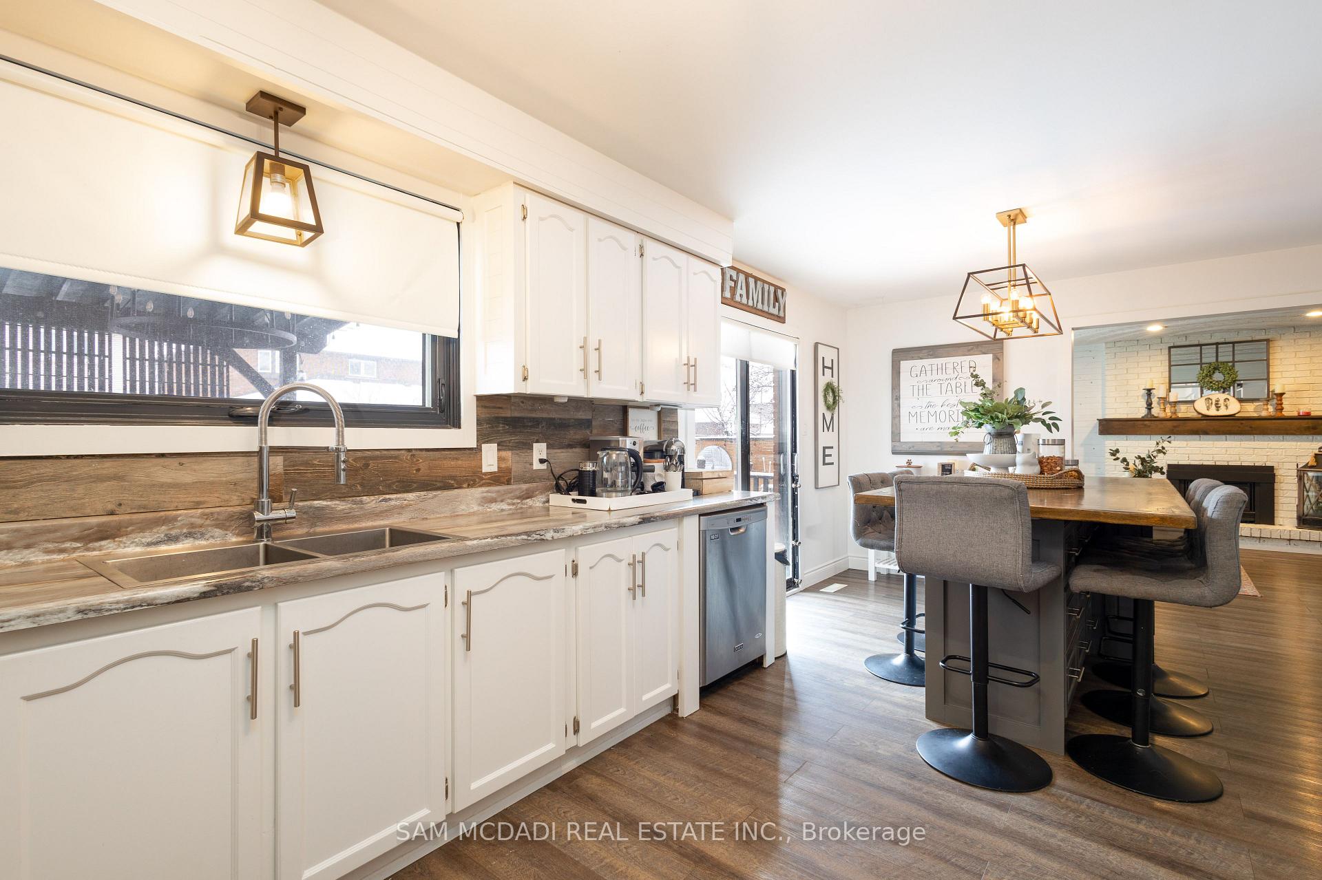 Photo 16 of 41 Regalview Drive, Hamilton, Stoney Creek — HOMEH