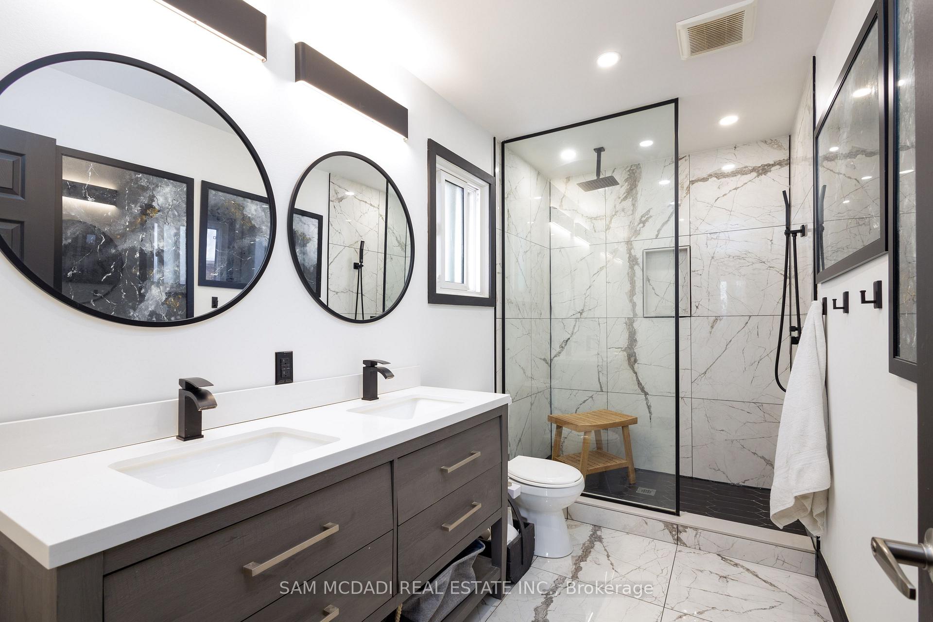 Photo 24 of 41 Regalview Drive, Hamilton, Stoney Creek — HOMEH