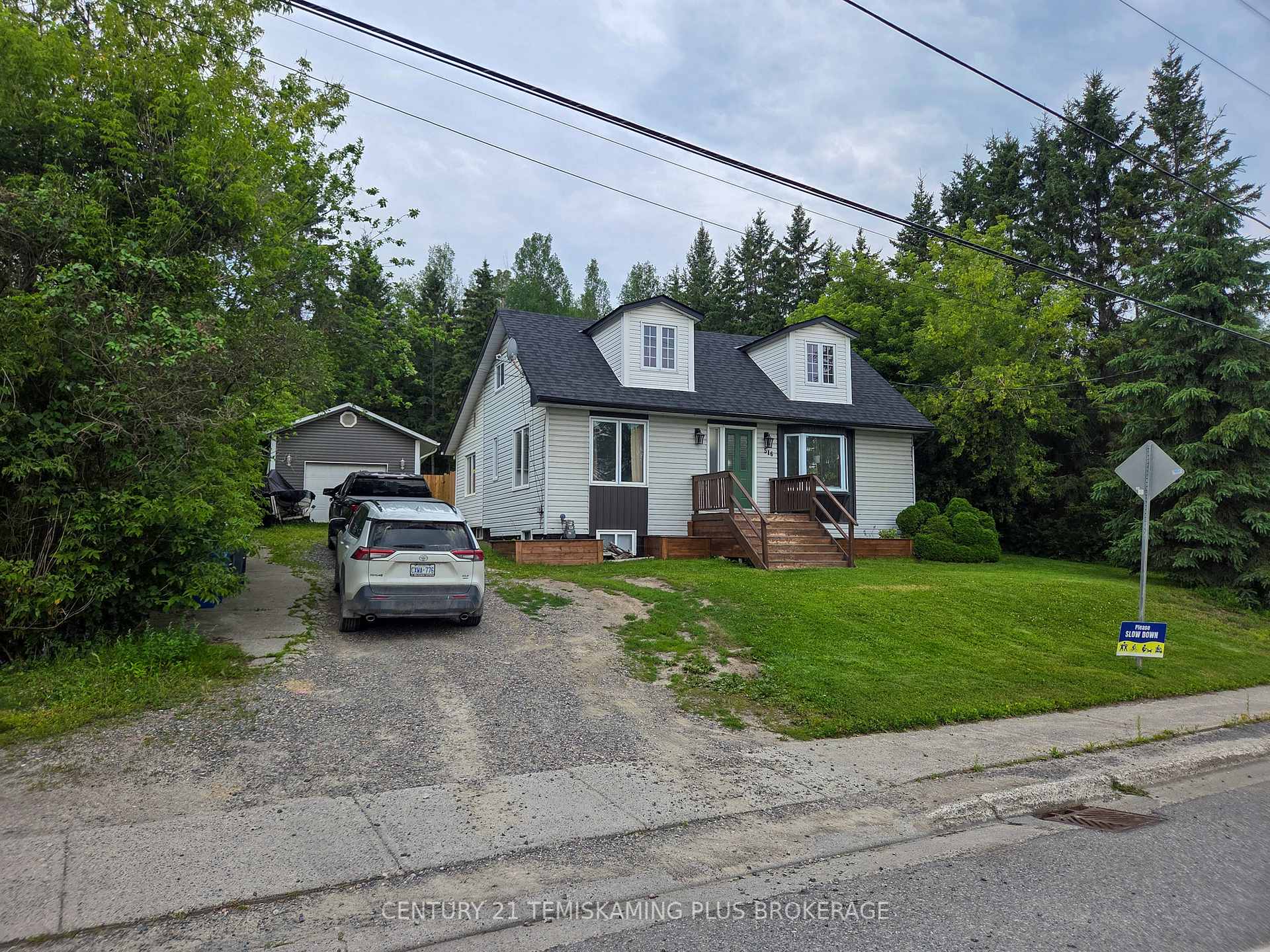 Photo 3 of 516 Lakeshore Road, Temiskaming Shores, New Liskeard — HOMEH