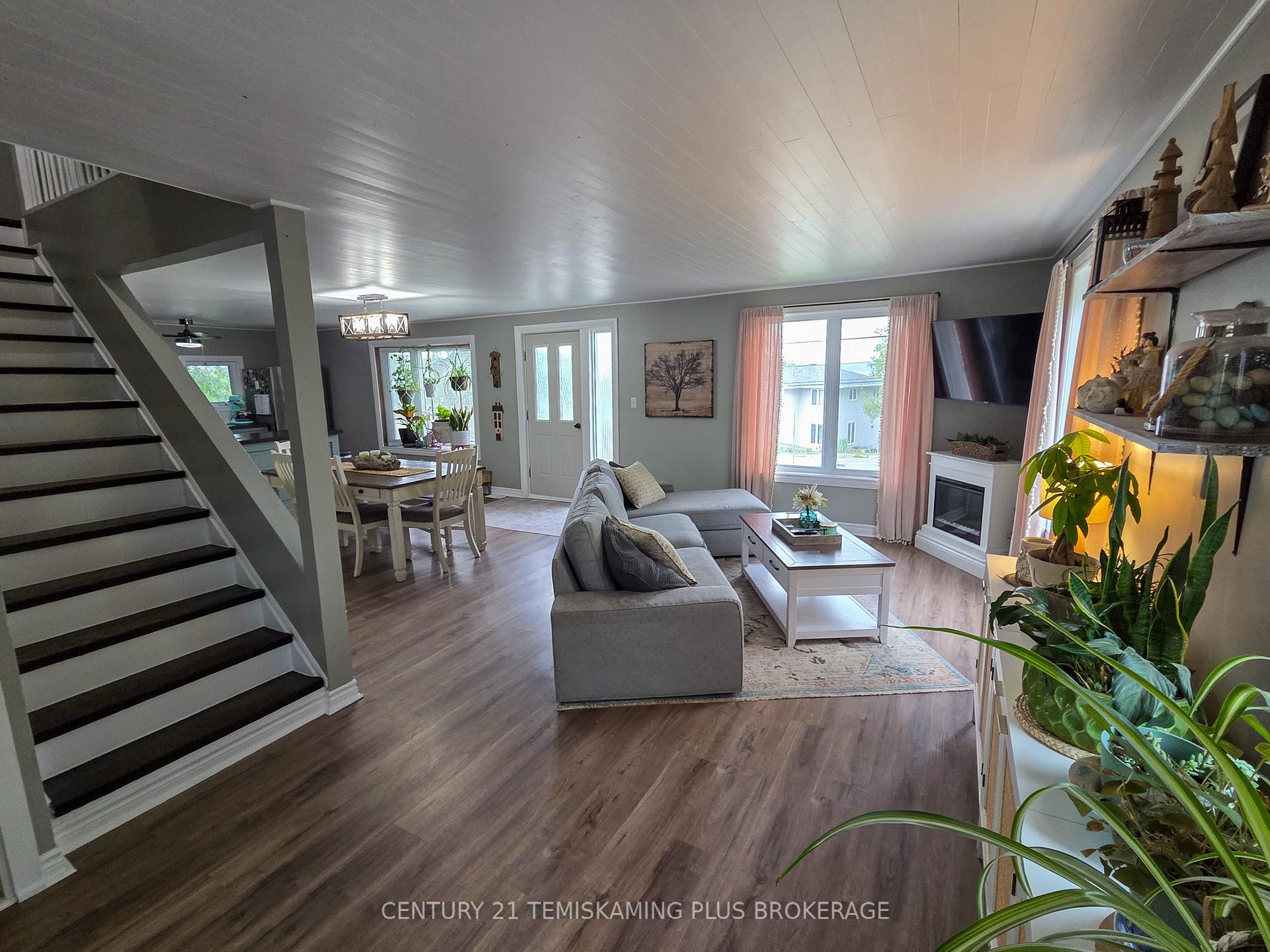 Photo 7 of 516 Lakeshore Road, Temiskaming Shores, New Liskeard — HOMEH