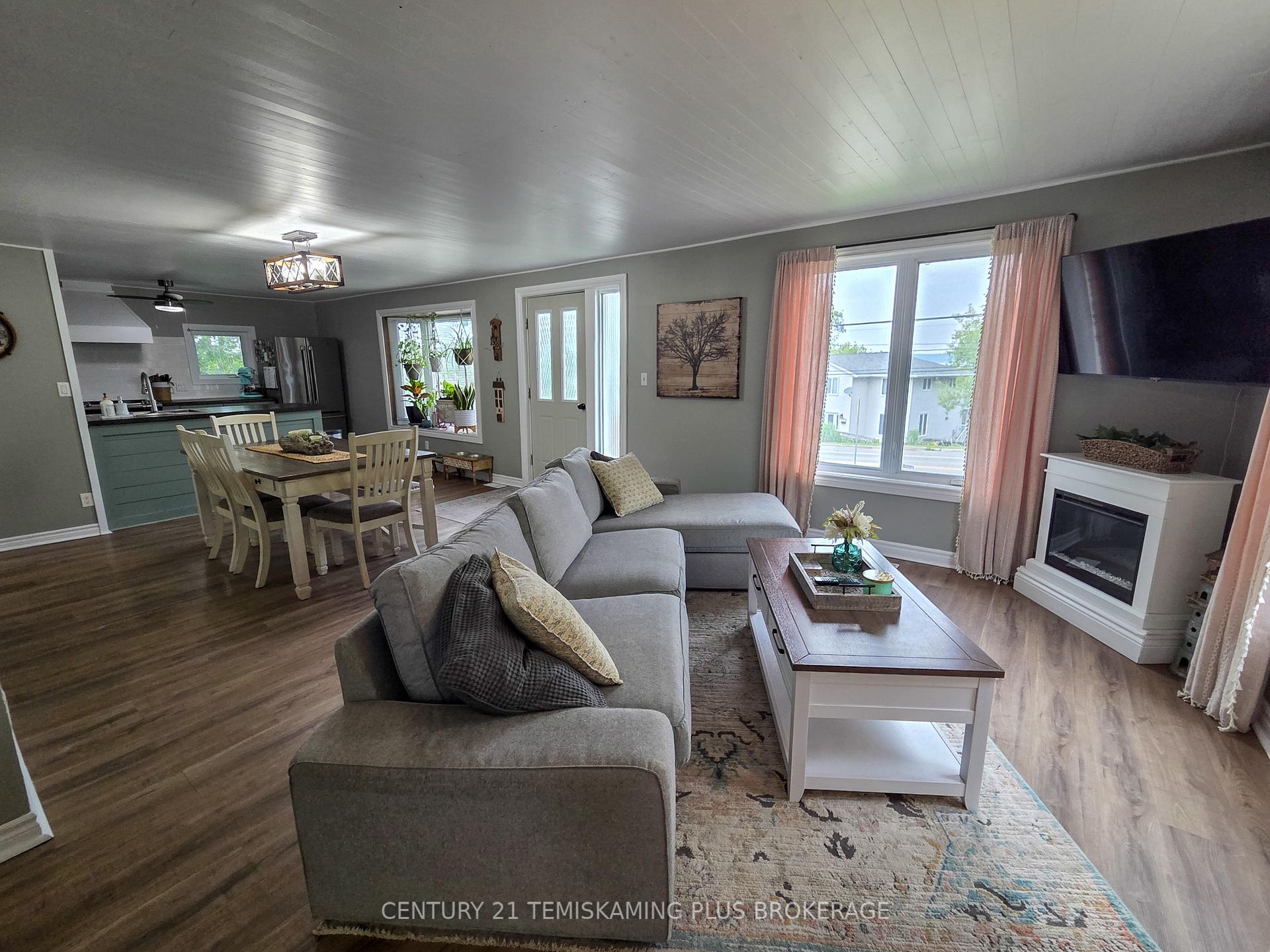 Photo 14 of 516 Lakeshore Road, Temiskaming Shores, New Liskeard — HOMEH