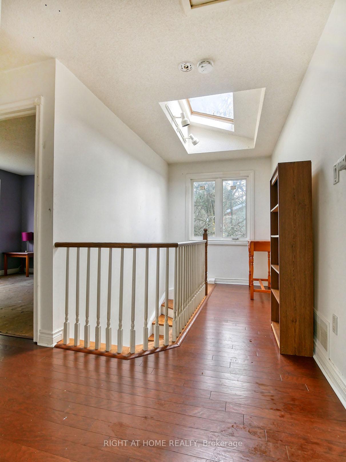 Photo 13 of 8 Darwin Place, Brampton, Heart Lake West — HOMEH