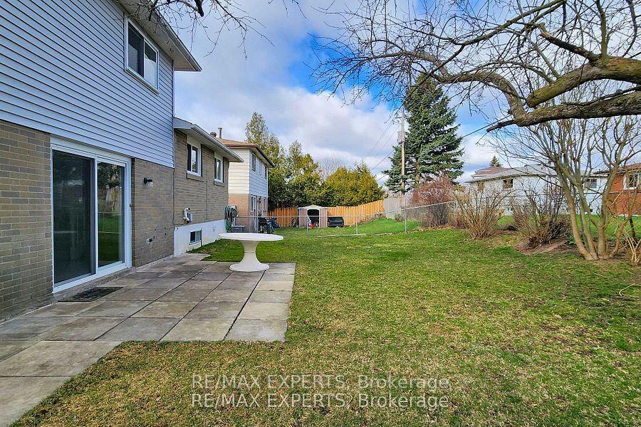 Photo 20 of 92 Clover Ridge Drive E, Ajax, South East — HOMEH