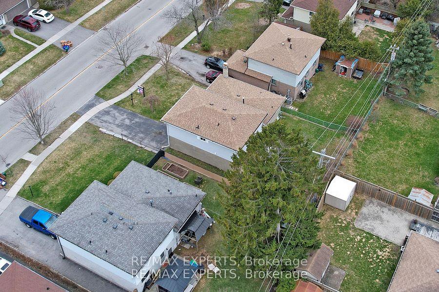 Photo 36 of 92 Clover Ridge Drive E, Ajax, South East — HOMEH