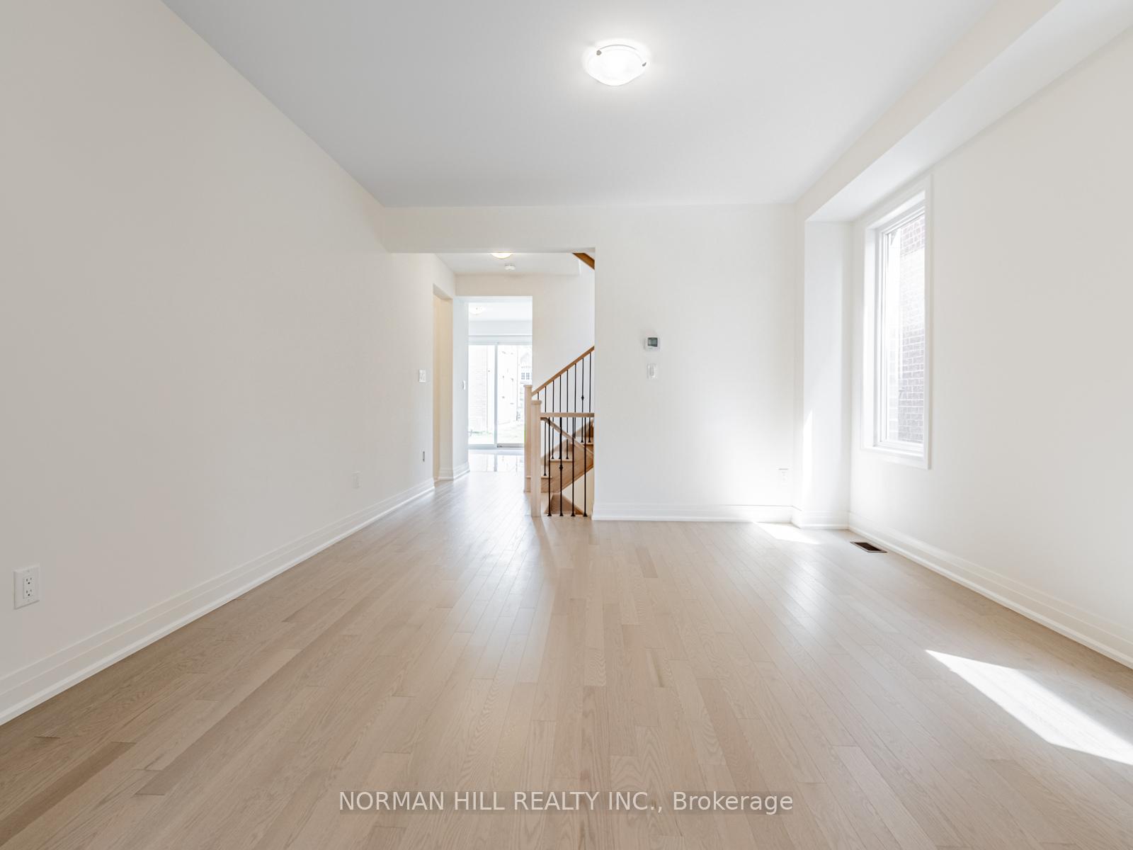 Photo 2 of 5 Lilestone Drive, Brampton, Credit Valley — HOMEH