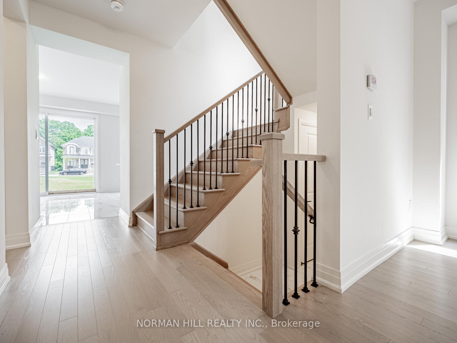 Photo 10 of 5 Lilestone Drive, Brampton, Credit Valley — HOMEH