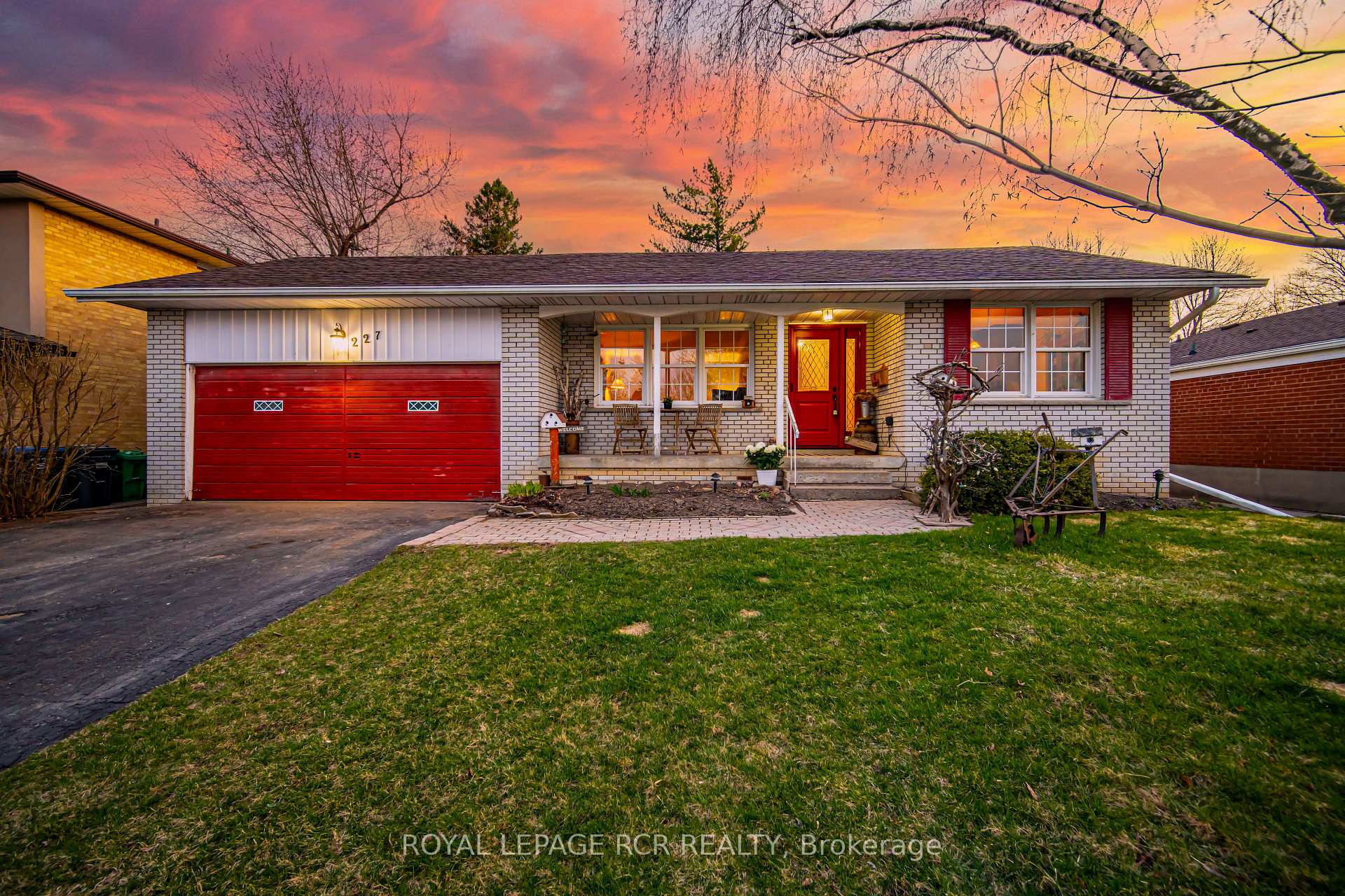 Photo 27 of 227 Elizabeth Street S, Brampton, Brampton South — HOMEH