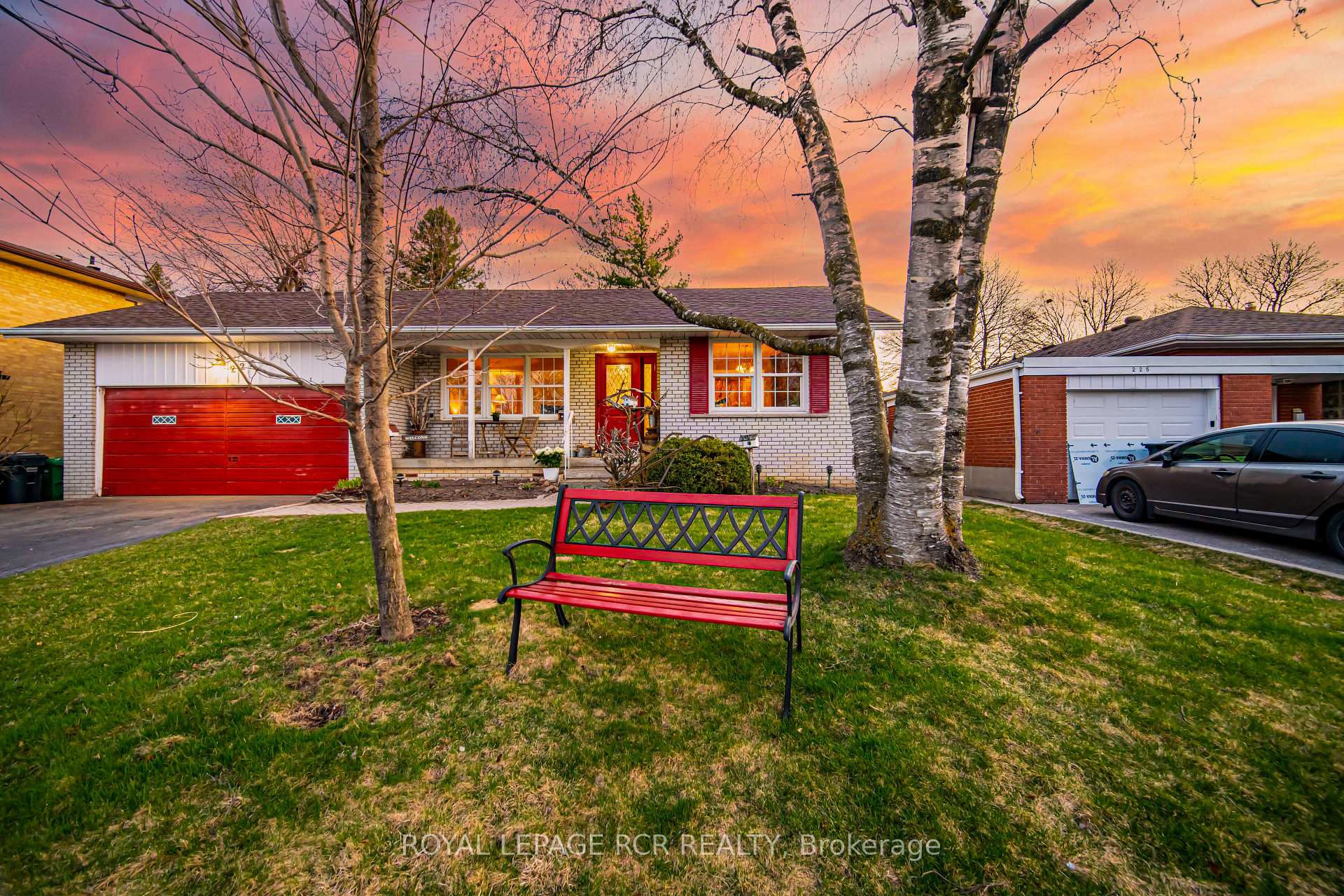 Photo 8 of 227 Elizabeth Street S, Brampton, Brampton South — HOMEH