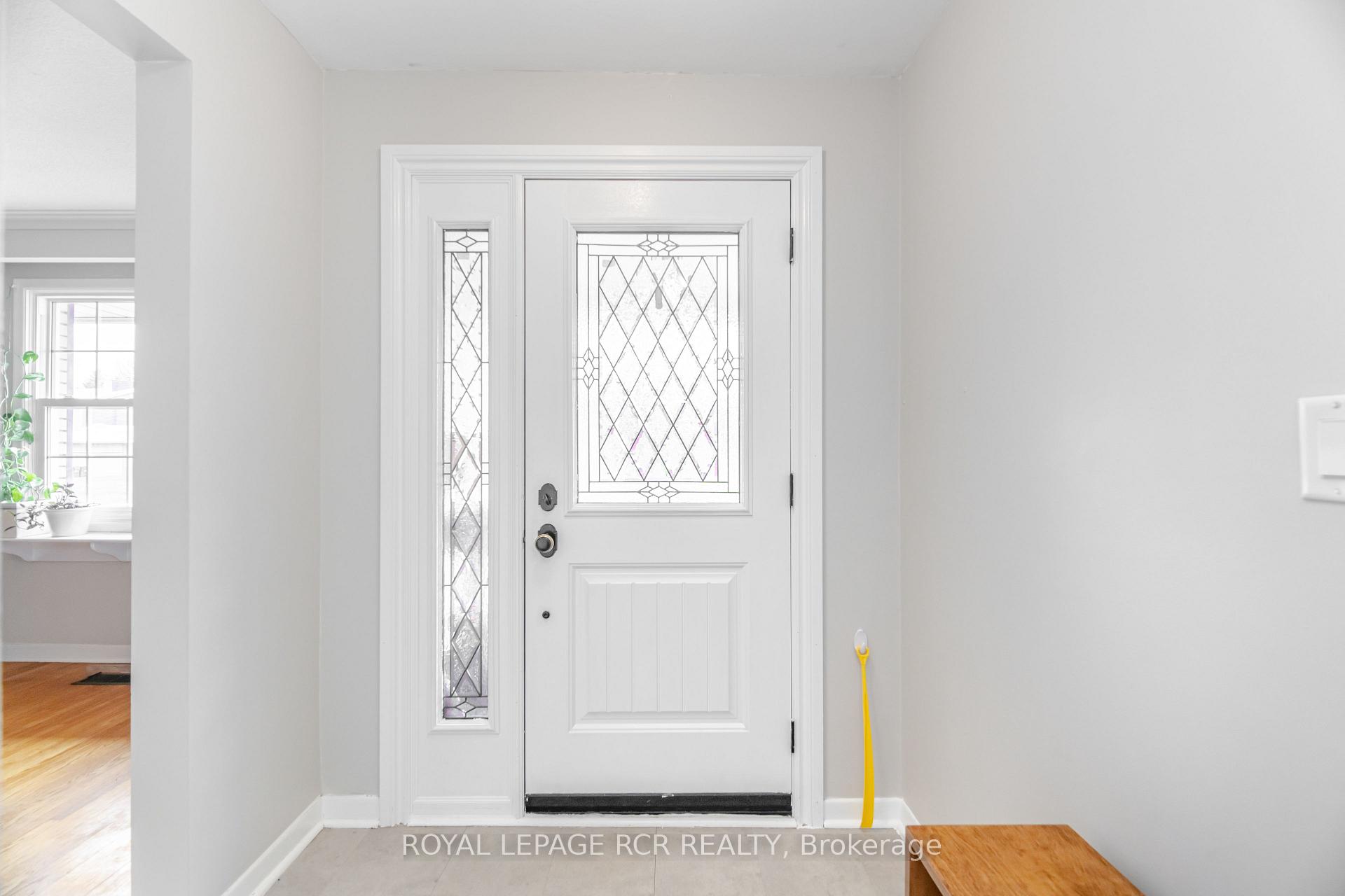 Photo 2 of 227 Elizabeth Street S, Brampton, Brampton South — HOMEH