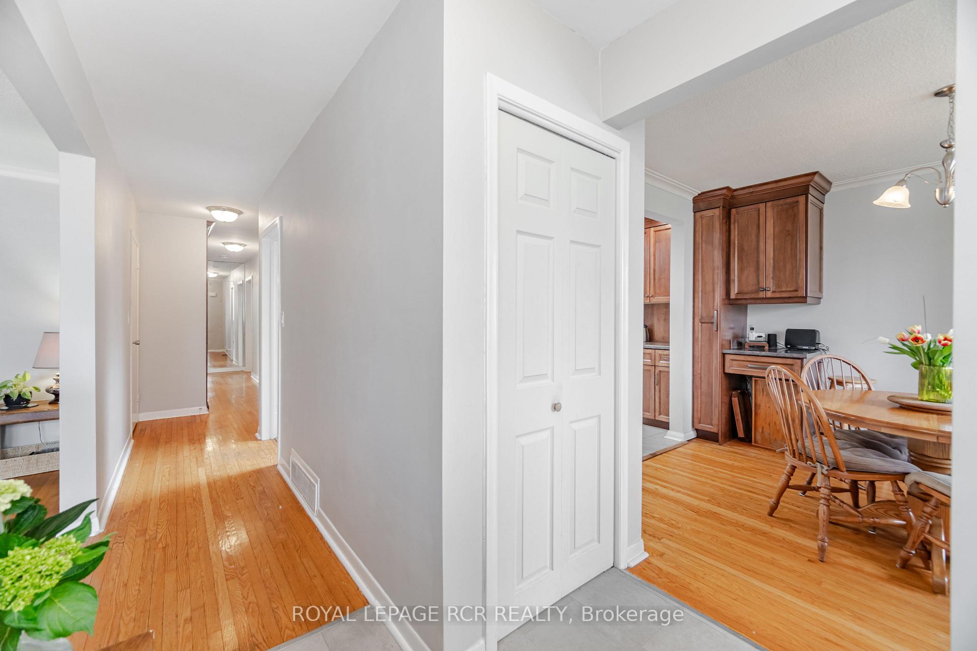 Photo 5 of 227 Elizabeth Street S, Brampton, Brampton South — HOMEH