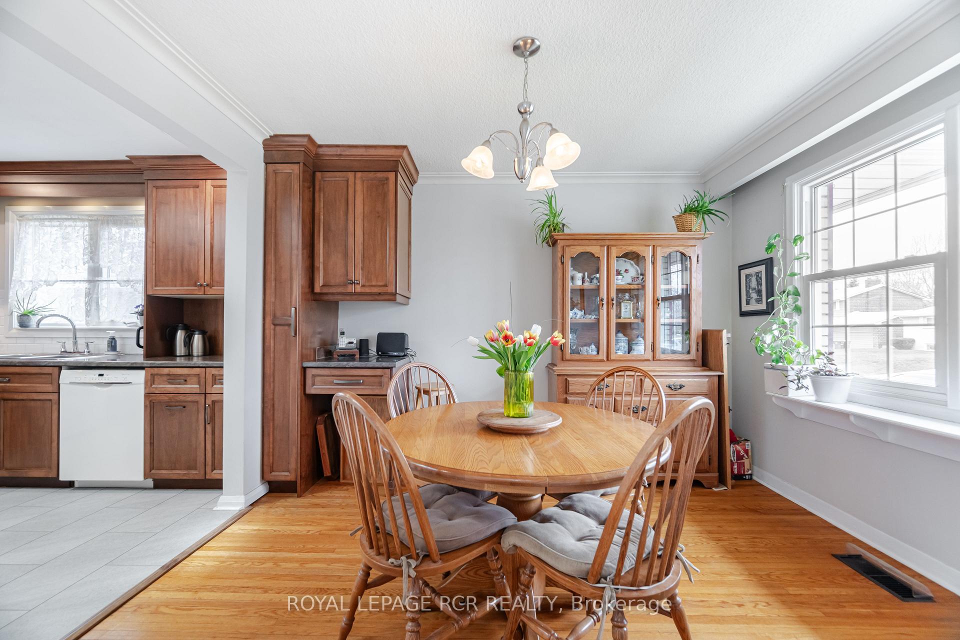 Photo 30 of 227 Elizabeth Street S, Brampton, Brampton South — HOMEH