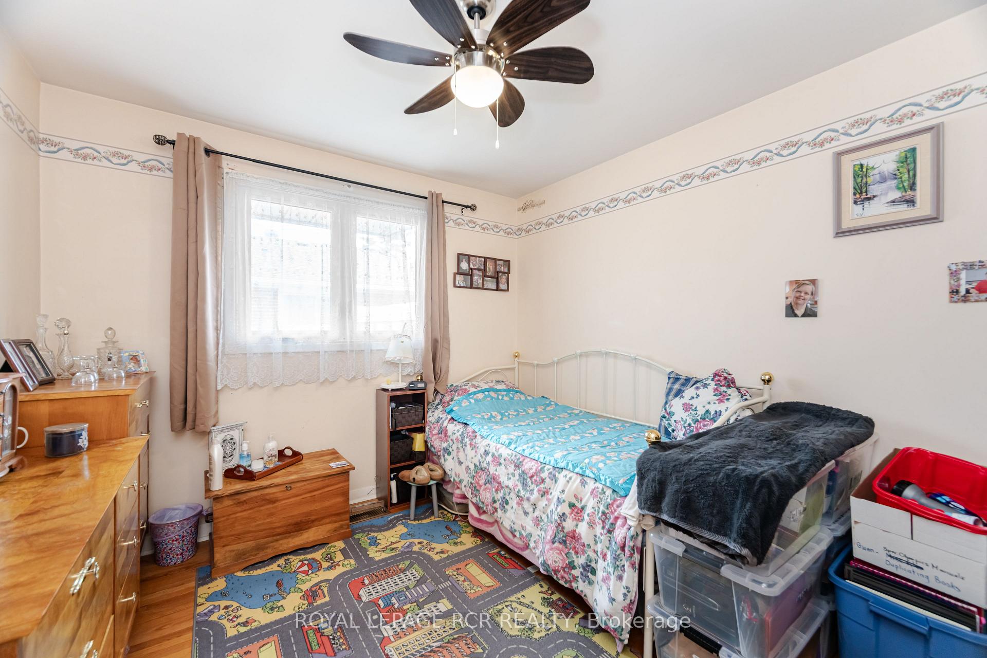 Photo 32 of 227 Elizabeth Street S, Brampton, Brampton South — HOMEH