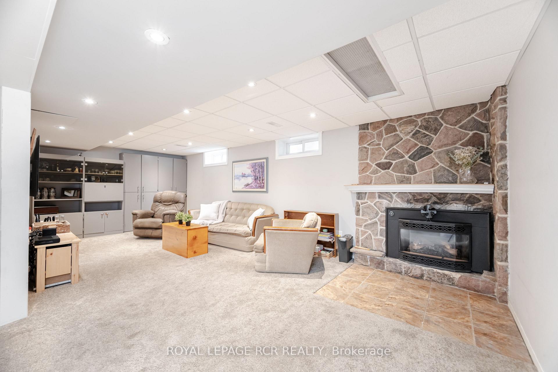 Photo 17 of 227 Elizabeth Street S, Brampton, Brampton South — HOMEH