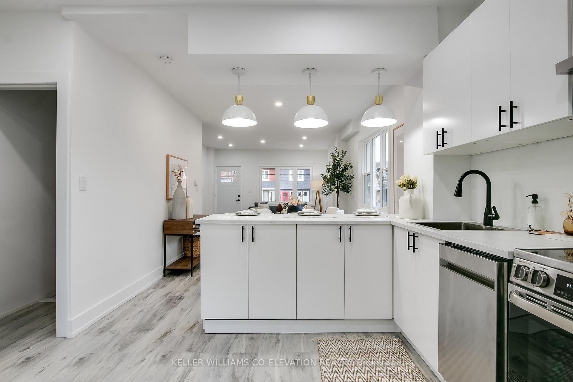 Photo 13 of 1006 Mount Pleasant Road, Toronto, Mount Pleasant West — HOMEH