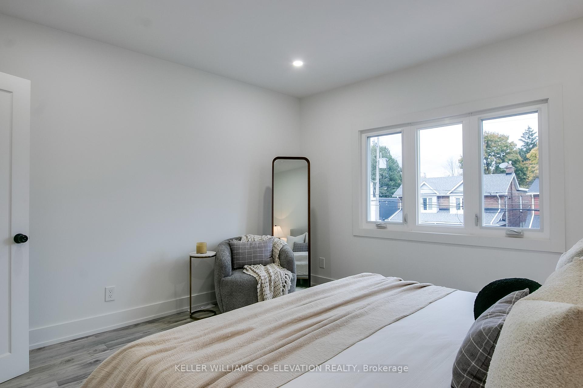 Photo 25 of 1006 Mount Pleasant Road, Toronto, Mount Pleasant West — HOMEH