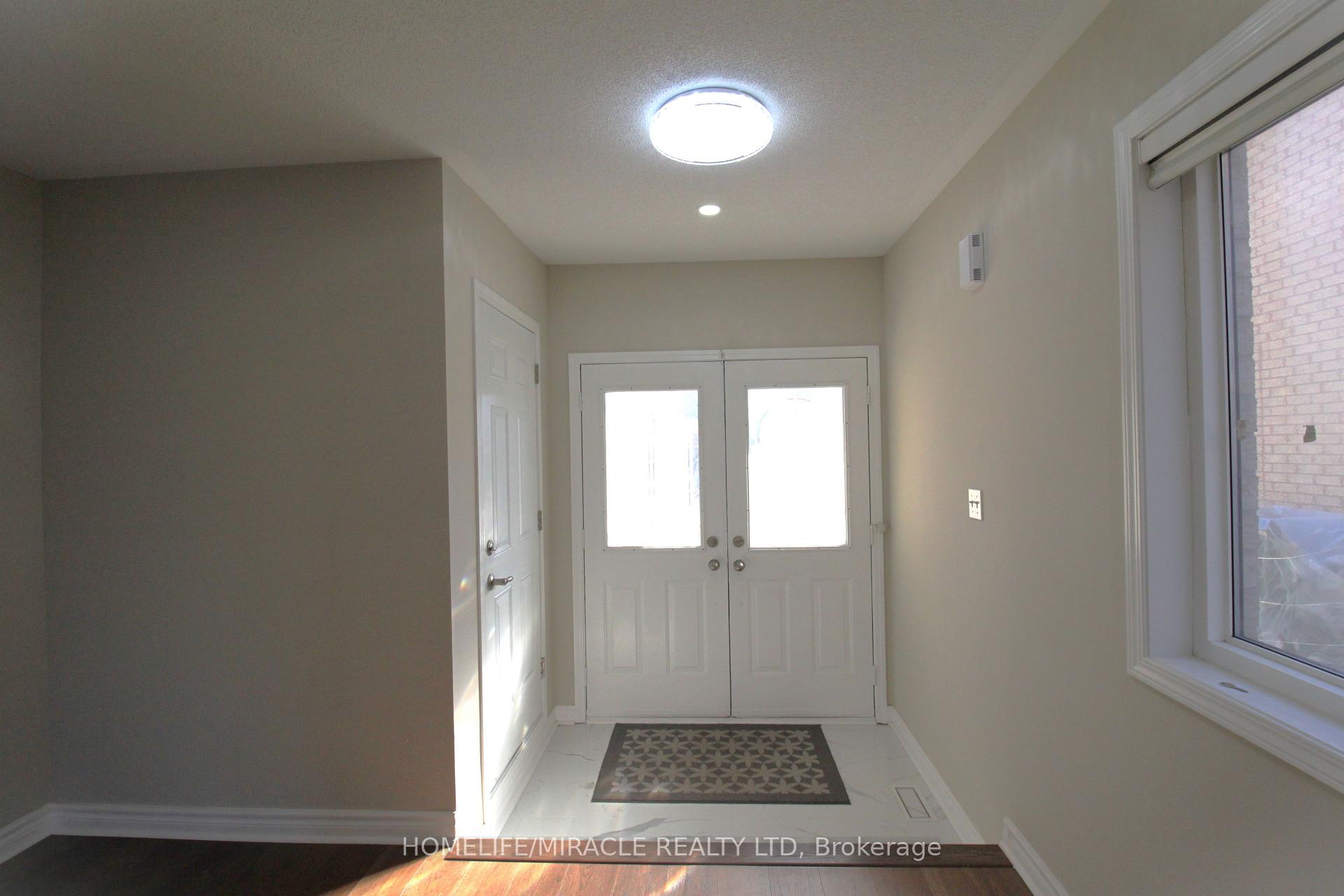 Photo 2 of 118 Native Landing, Brampton, Fletcher's Creek Village — HOMEH