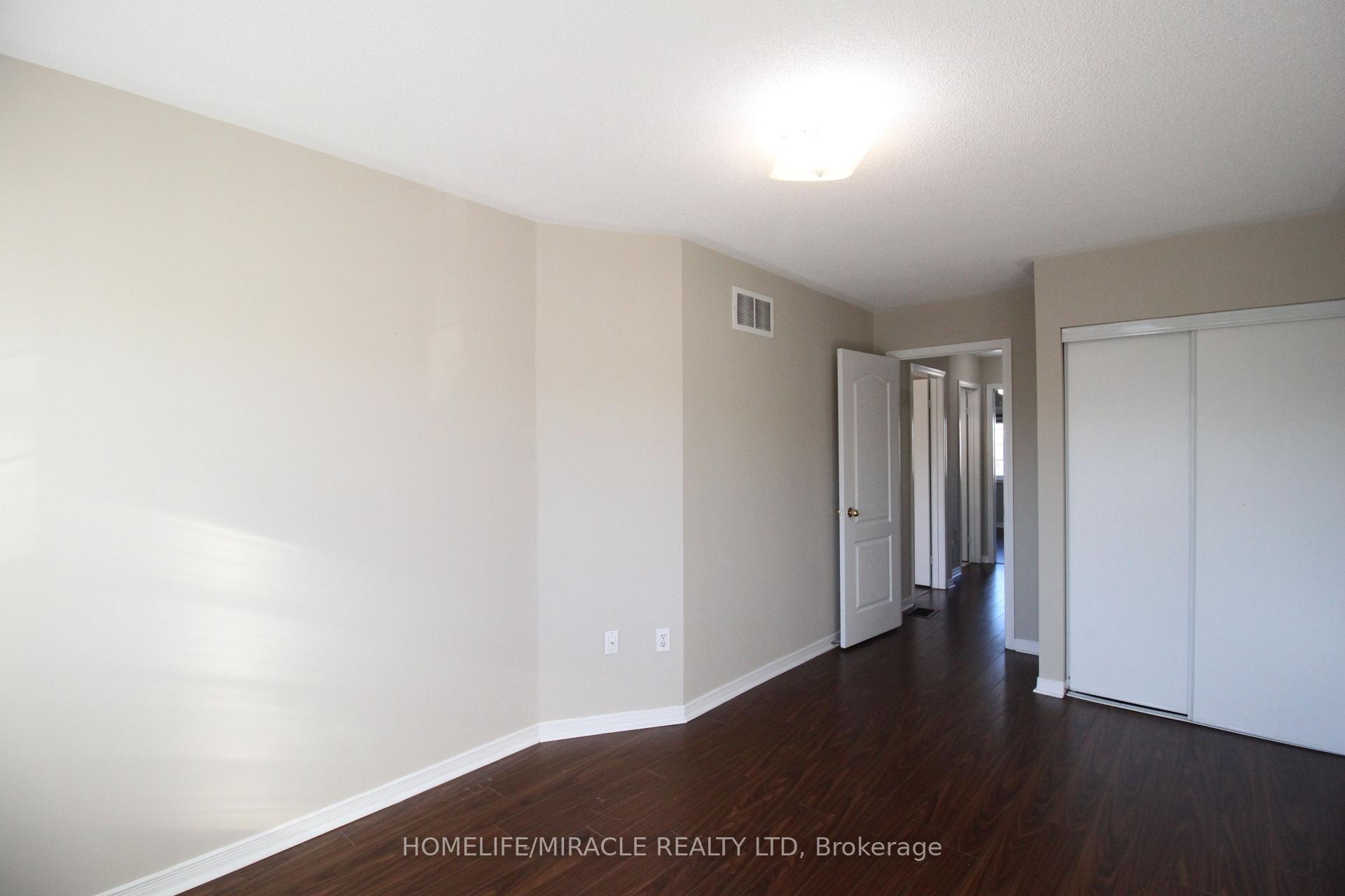 Photo 11 of 118 Native Landing, Brampton, Fletcher's Creek Village — HOMEH