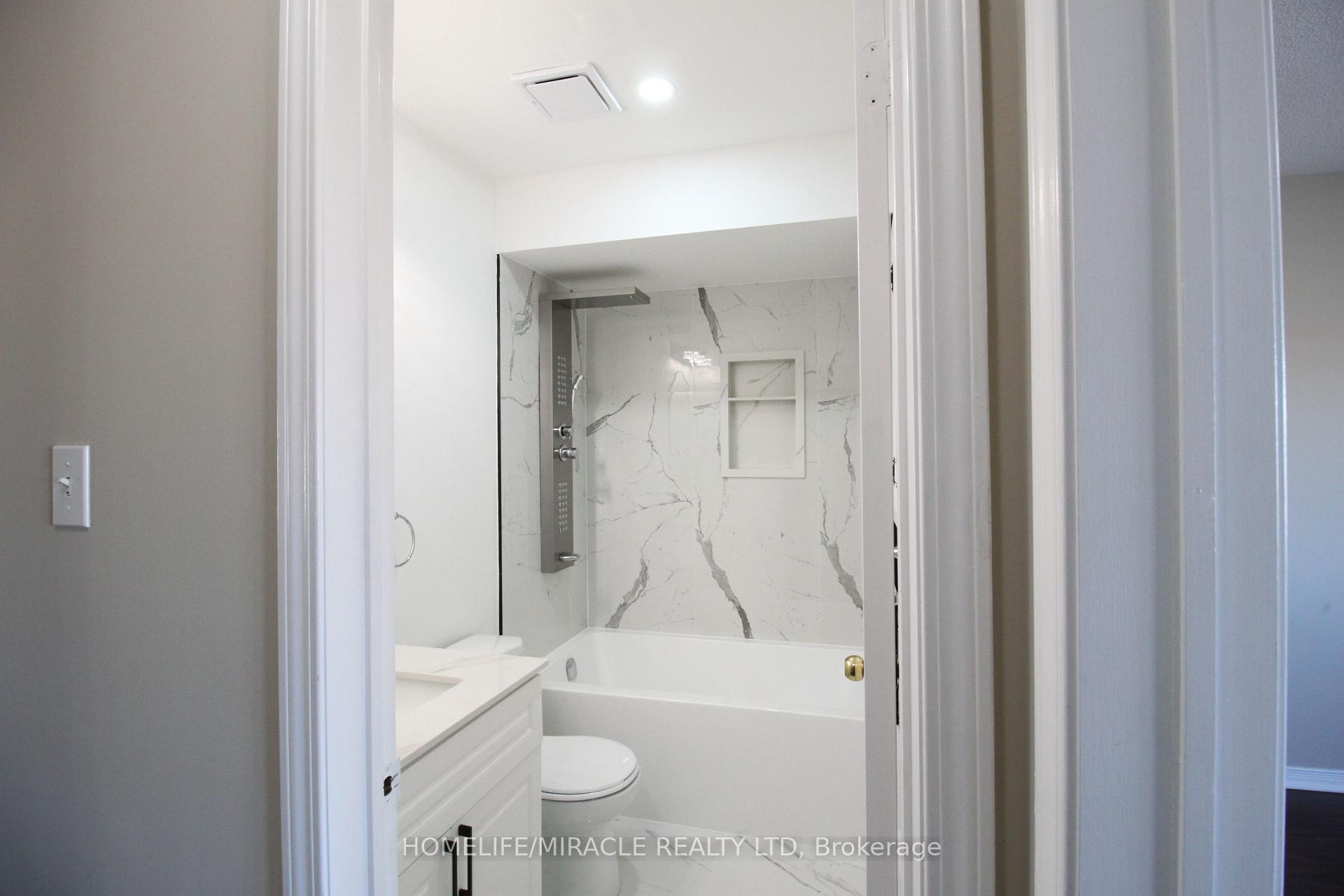Photo 15 of 118 Native Landing, Brampton, Fletcher's Creek Village — HOMEH