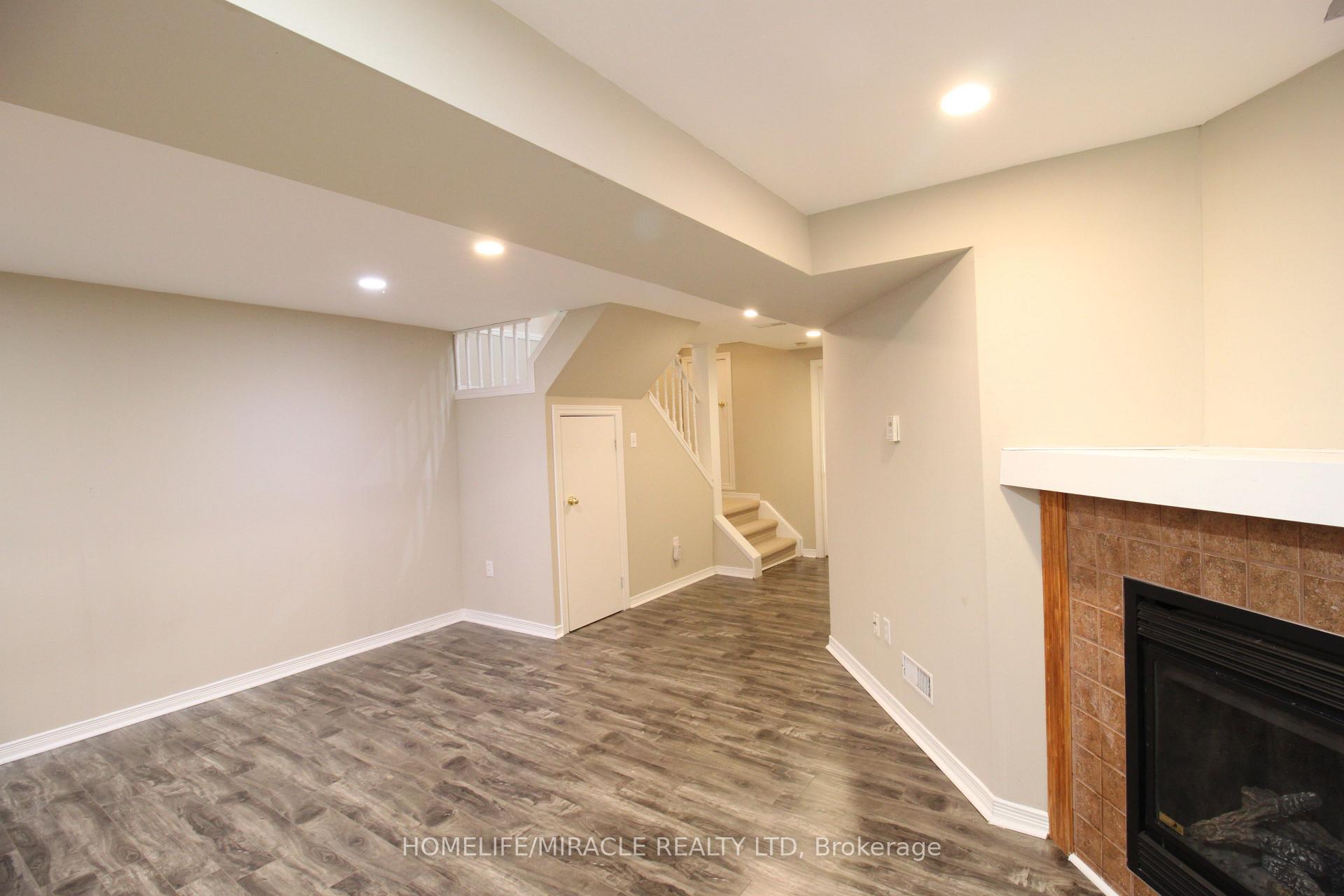 Photo 13 of 118 Native Landing, Brampton, Fletcher's Creek Village — HOMEH