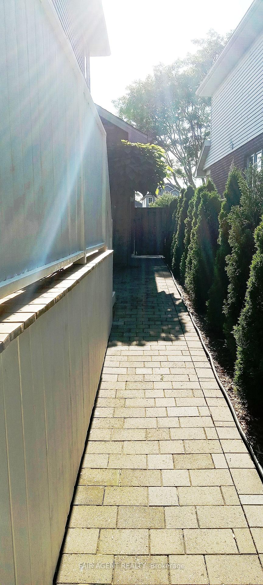 Photo 21 of 19 Linden Lane, St. Thomas — HOMEH