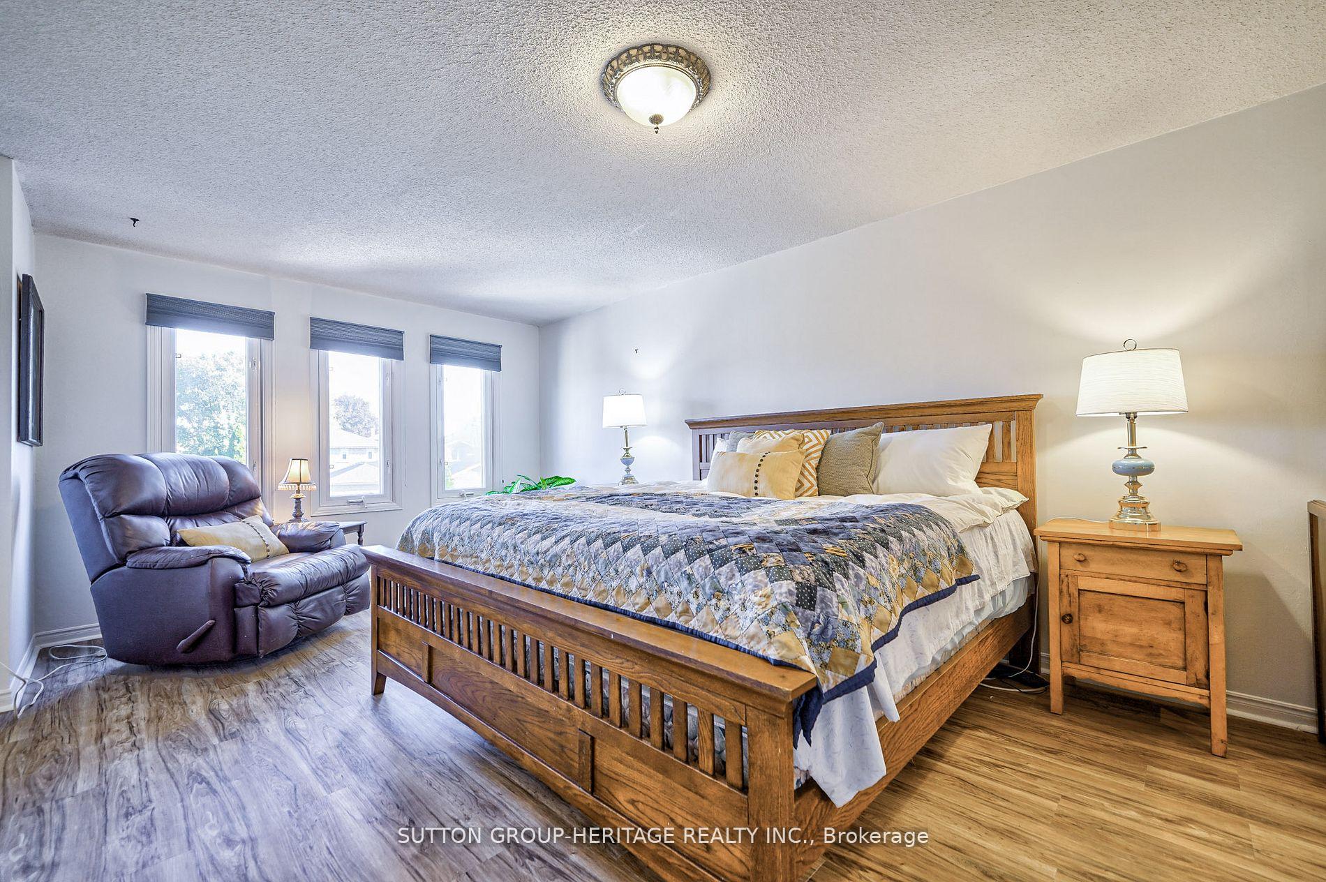 Photo 25 of 16 Dakin Drive, Ajax, Central West — HOMEH