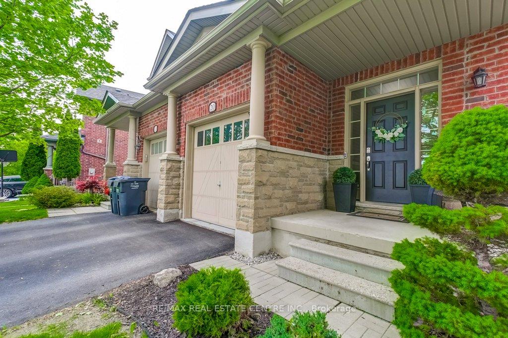 Photo 2 of 20 Benadir Avenue, Caledon, Rural Caledon — HOMEH