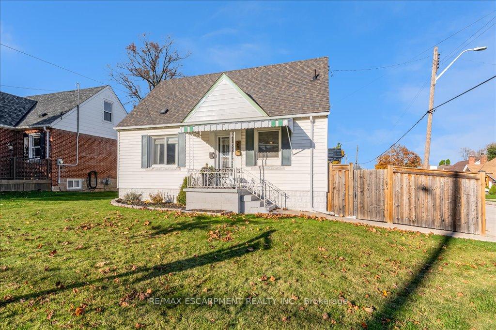 Photo 2 of 29 Montrose Avenue, Hamilton, Rosedale — HOMEH