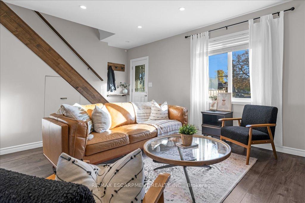 Photo 15 of 29 Montrose Avenue, Hamilton, Rosedale — HOMEH