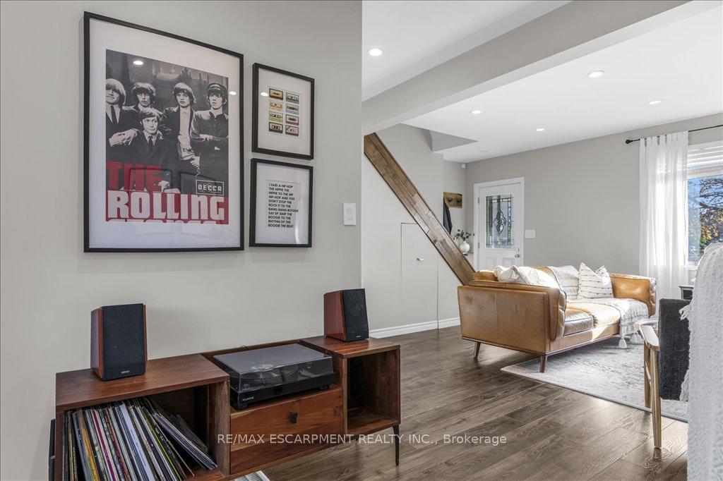 Photo 13 of 29 Montrose Avenue, Hamilton, Rosedale — HOMEH