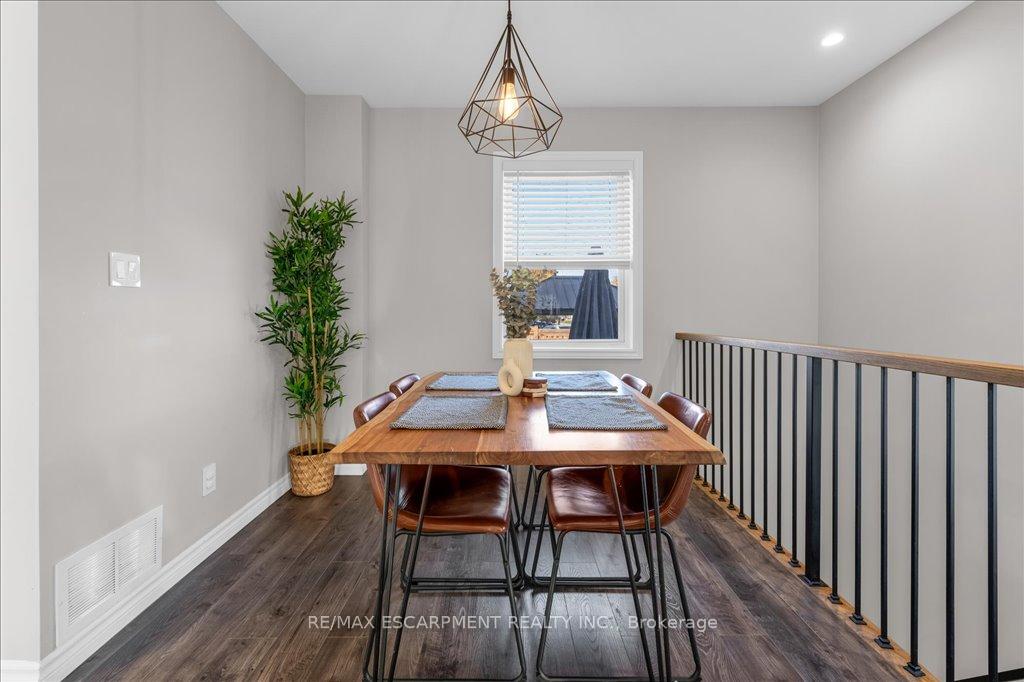 Photo 18 of 29 Montrose Avenue, Hamilton, Rosedale — HOMEH