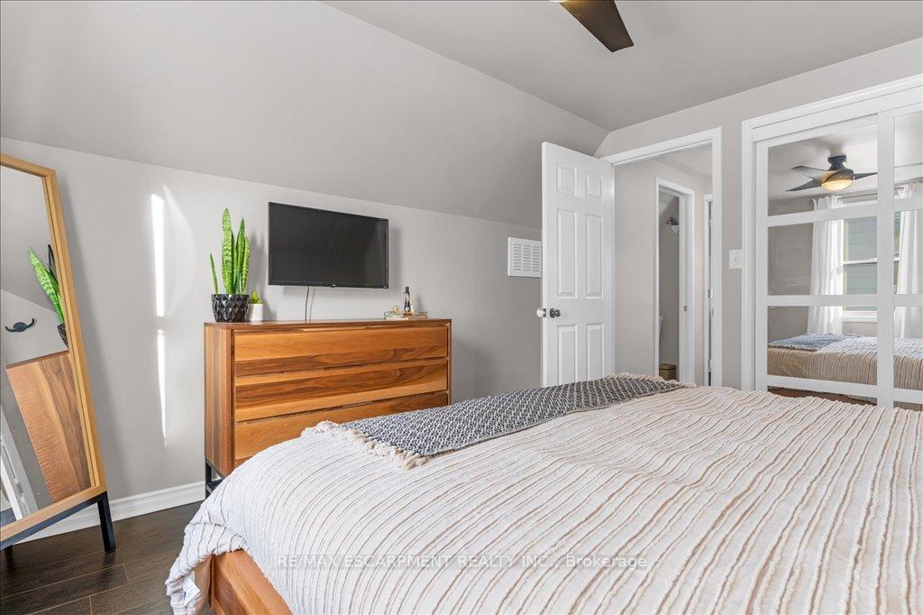 Photo 14 of 29 Montrose Avenue, Hamilton, Rosedale — HOMEH