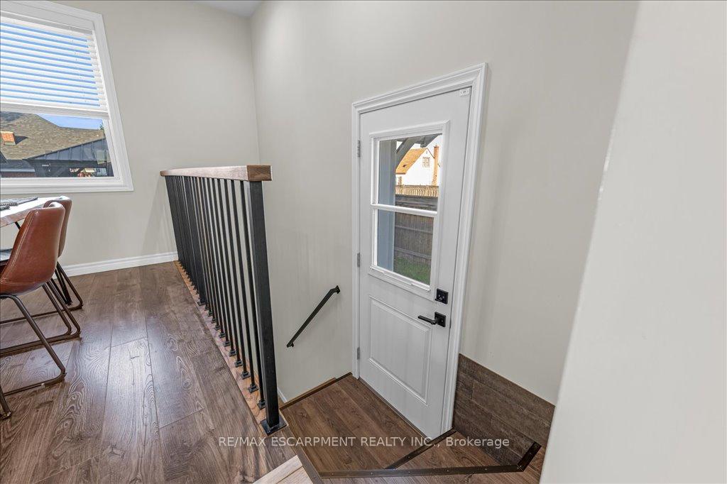 Photo 20 of 29 Montrose Avenue, Hamilton, Rosedale — HOMEH