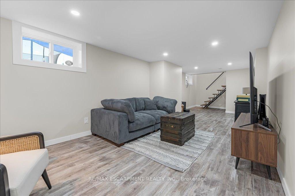 Photo 22 of 29 Montrose Avenue, Hamilton, Rosedale — HOMEH