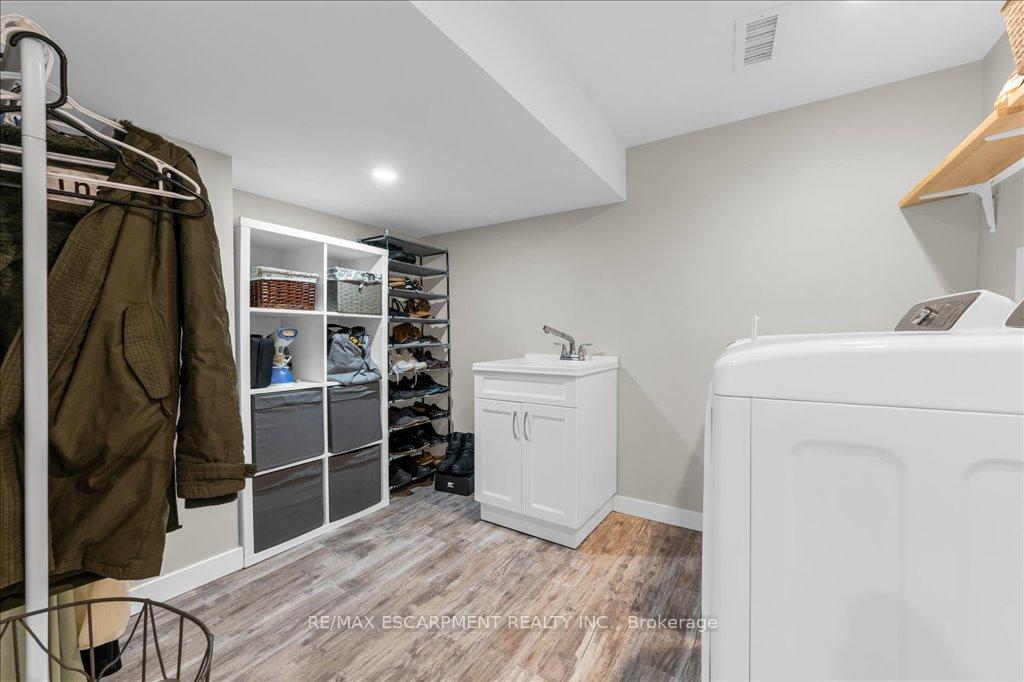 Photo 21 of 29 Montrose Avenue, Hamilton, Rosedale — HOMEH