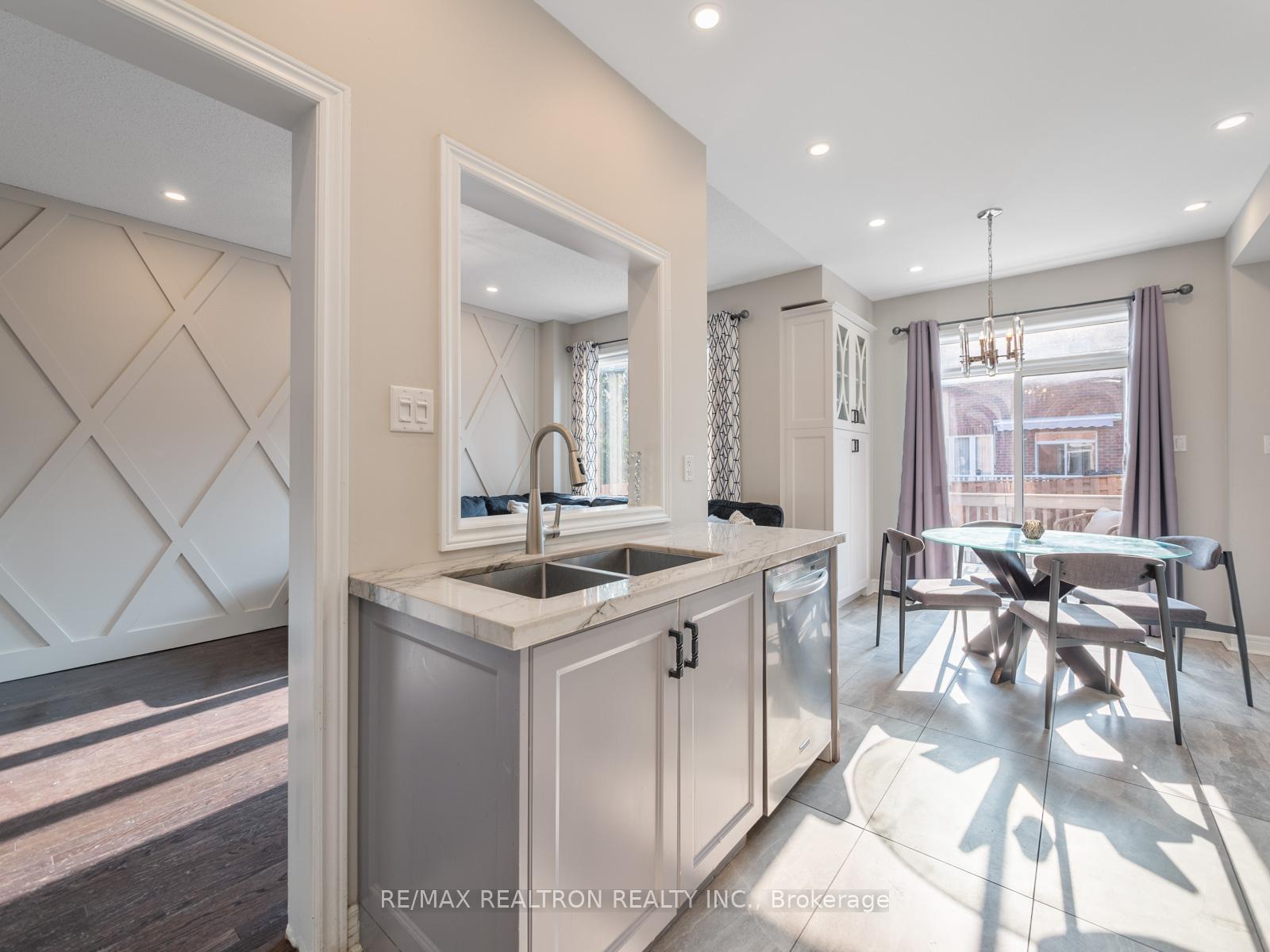 Photo 28 of 115 Laramie Crescent, Vaughan, Patterson — HOMEH