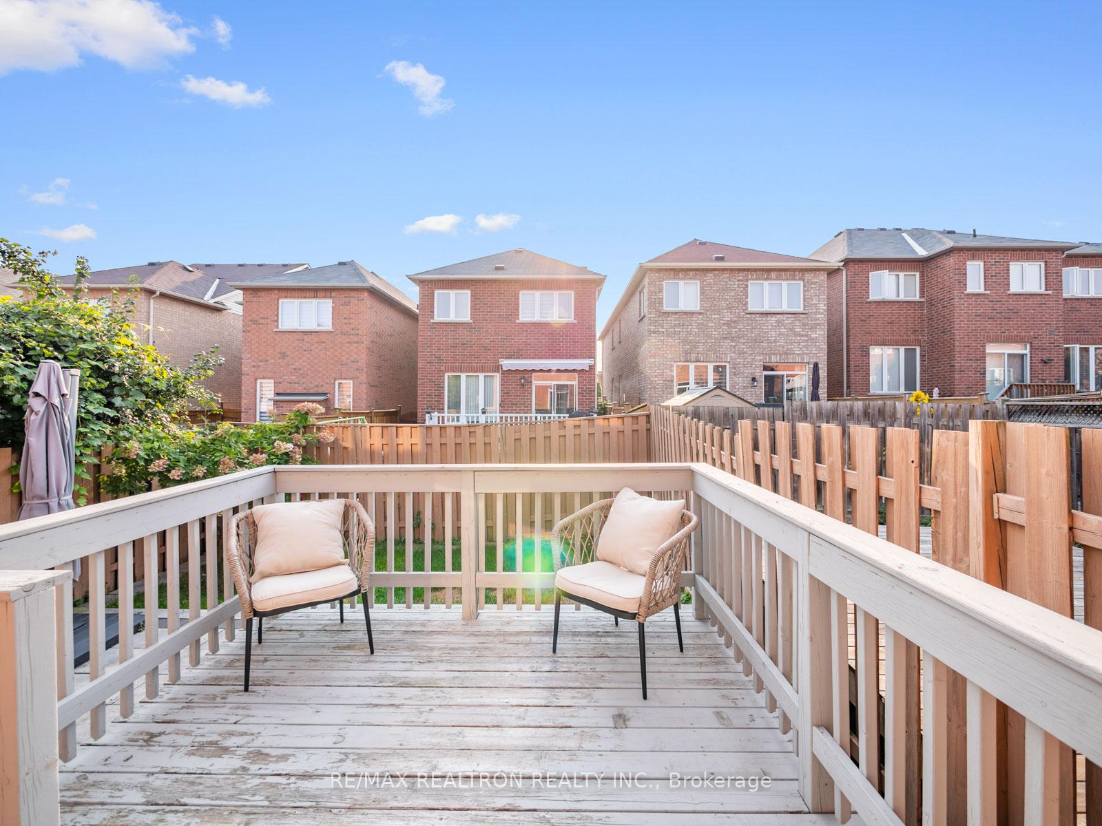 Photo 8 of 115 Laramie Crescent, Vaughan, Patterson — HOMEH
