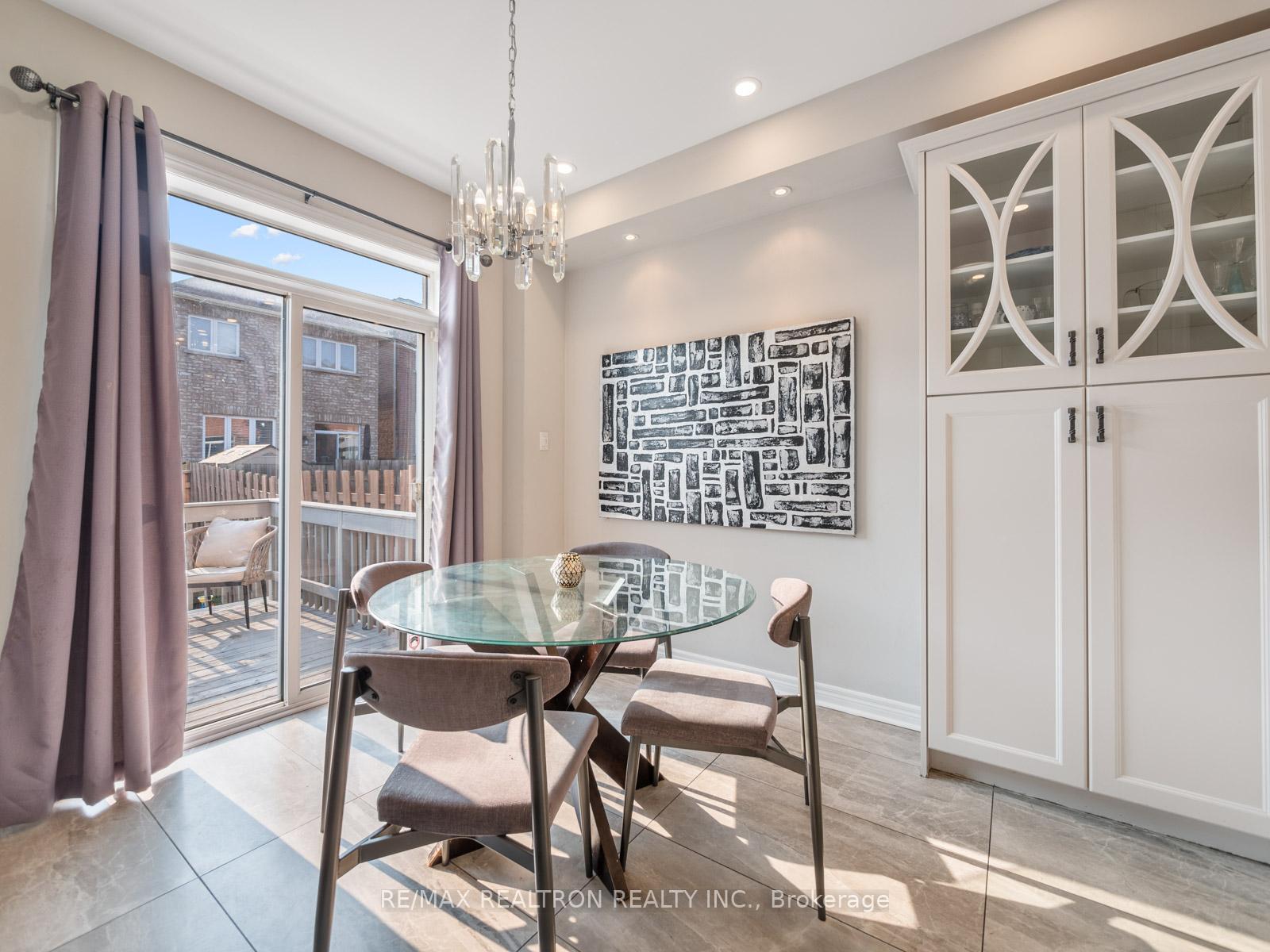 Photo 6 of 115 Laramie Crescent, Vaughan, Patterson — HOMEH